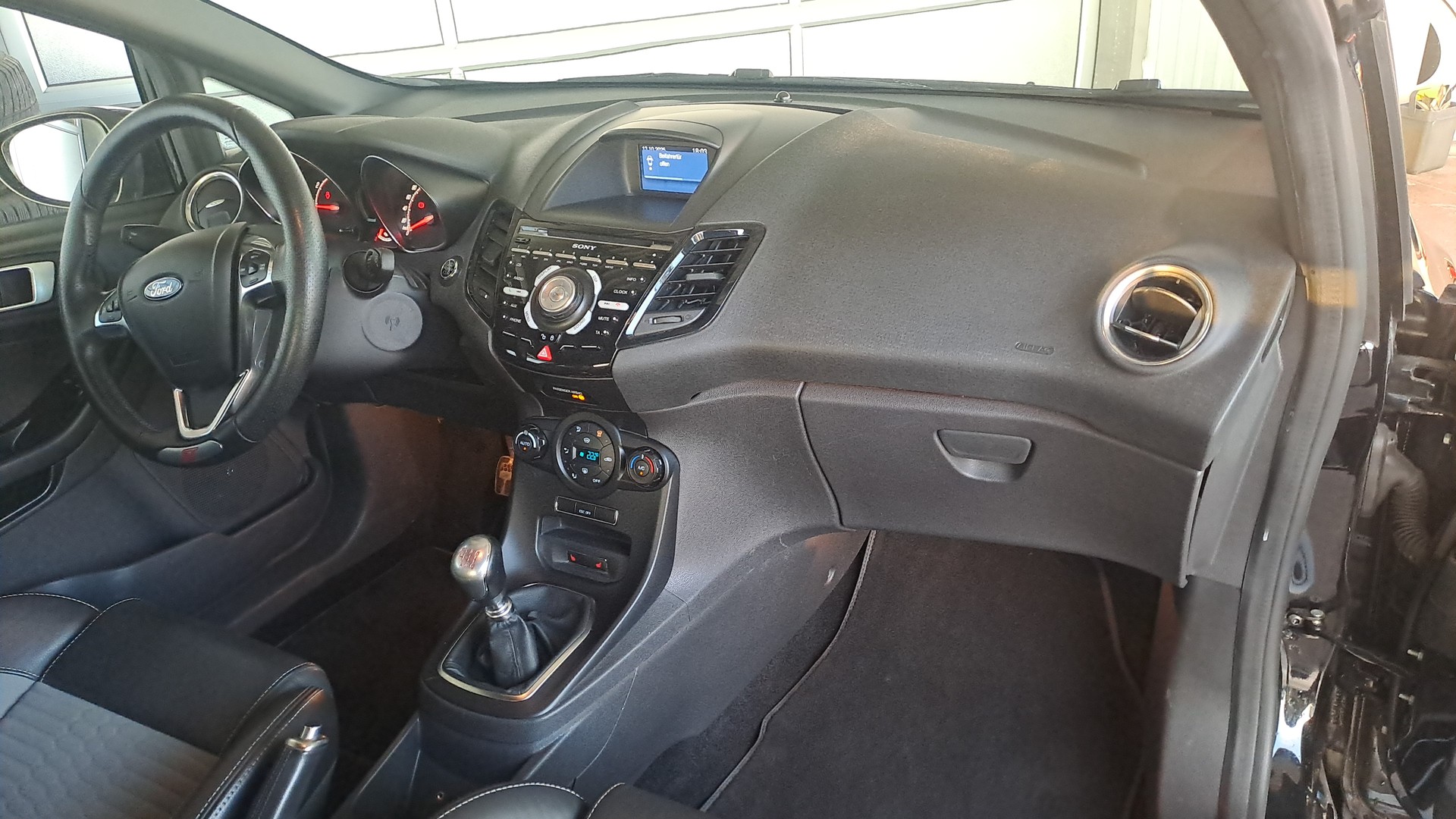 FORD Fiesta 1.6 SCTi ST-image-13
