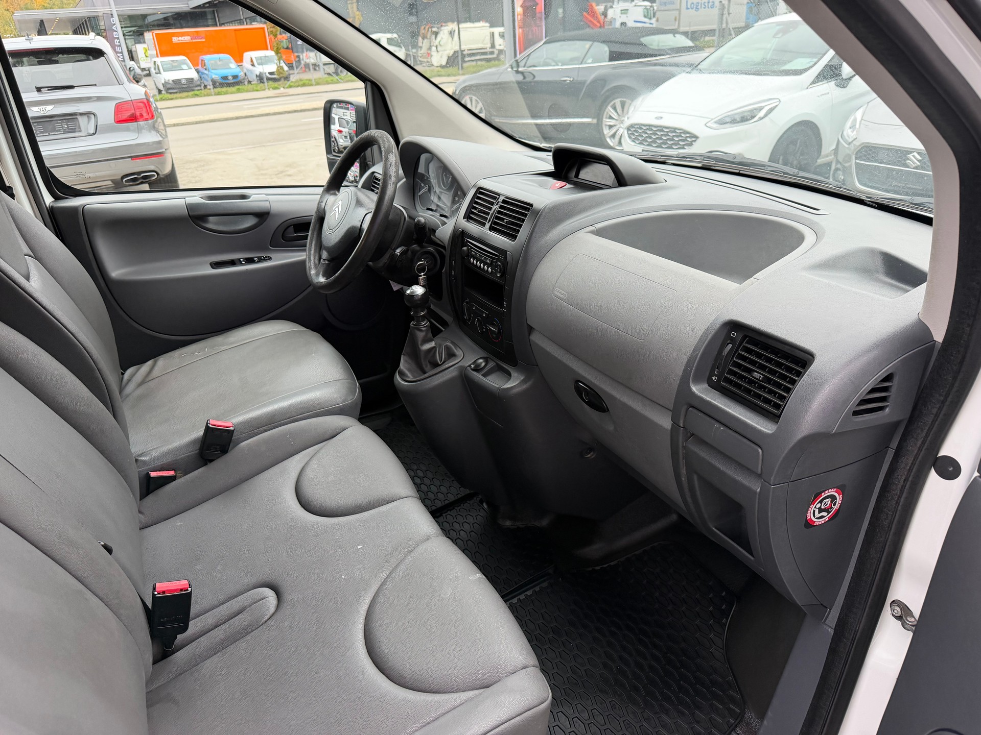 CITROEN JUMPY-image-15