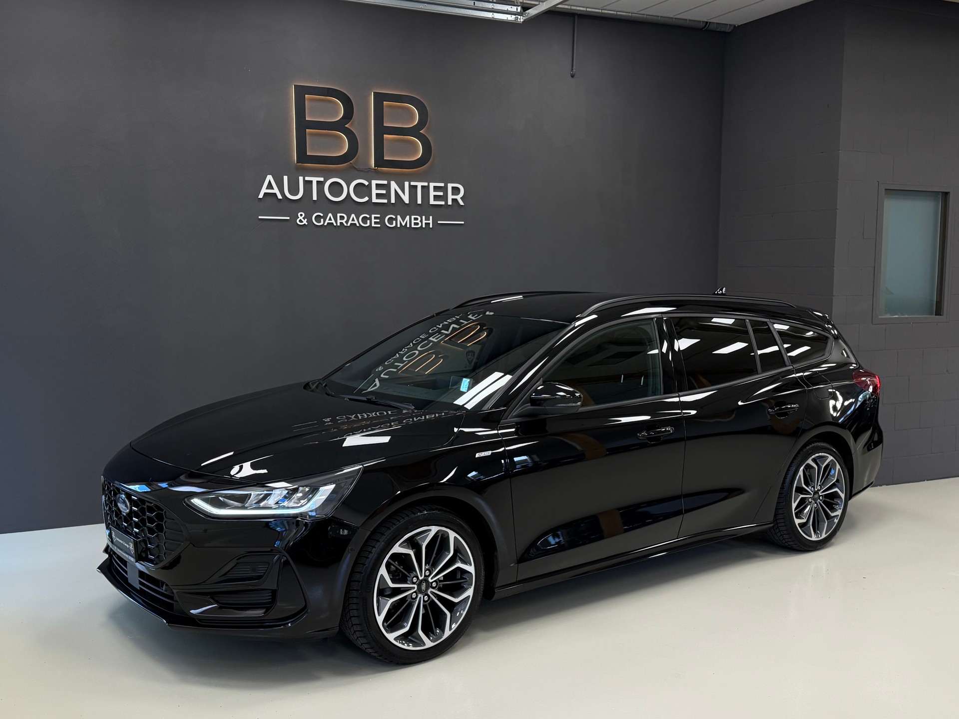 FORD Focus 1.0 MHEV ST-Line X Automat-image-1