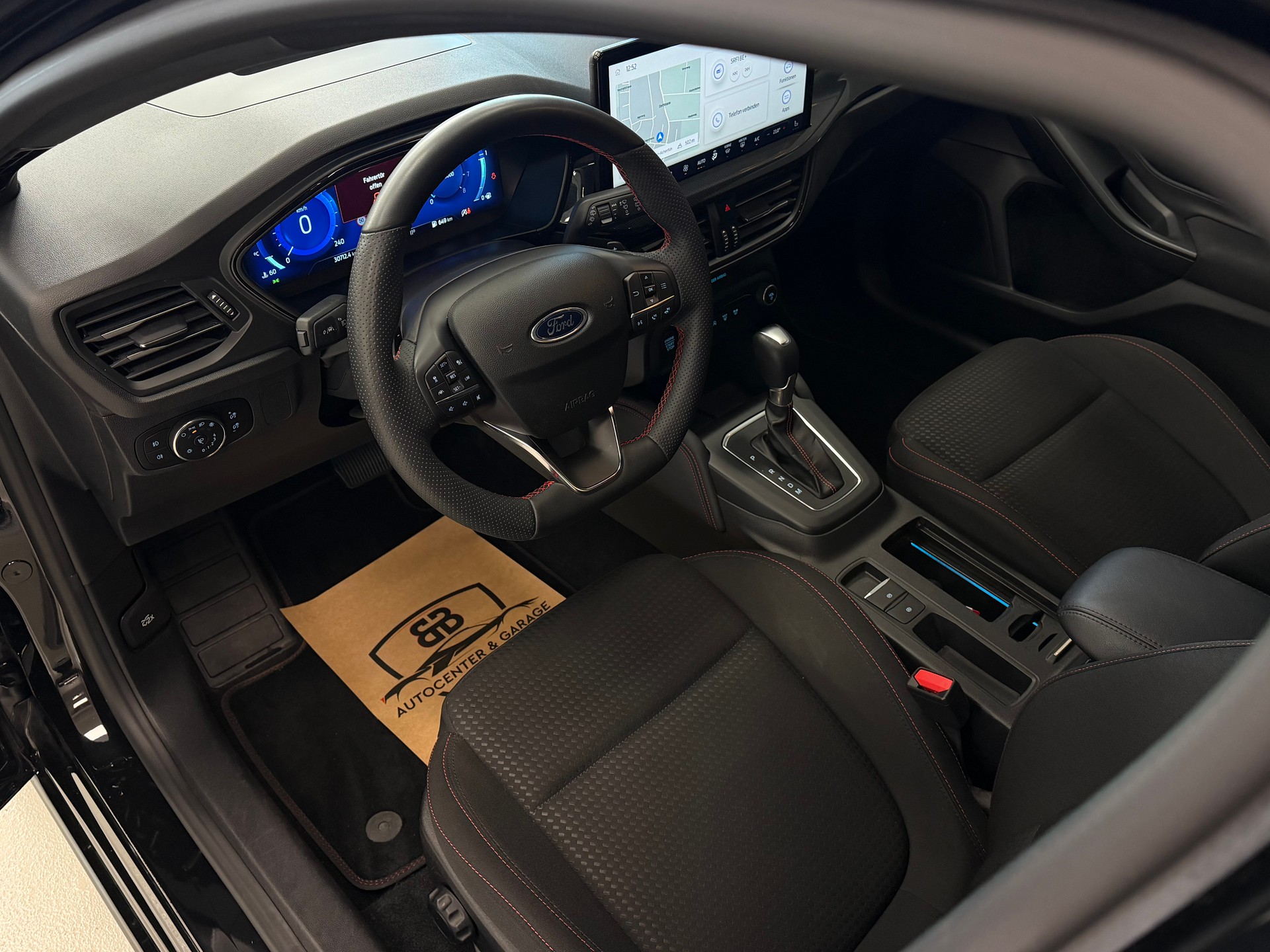 FORD Focus 1.0 MHEV ST-Line X Automat-image-9