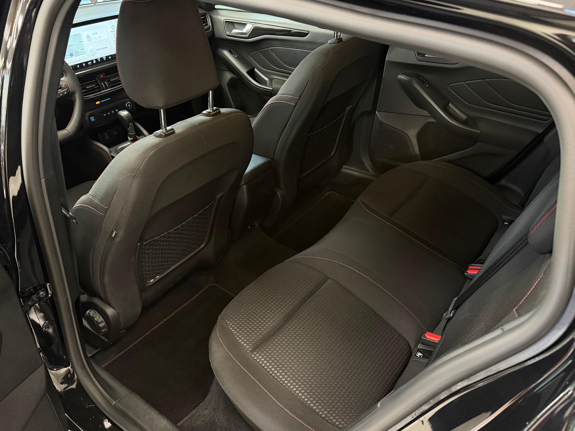 FORD Focus 1.0 MHEV ST-Line X Automat-image-11