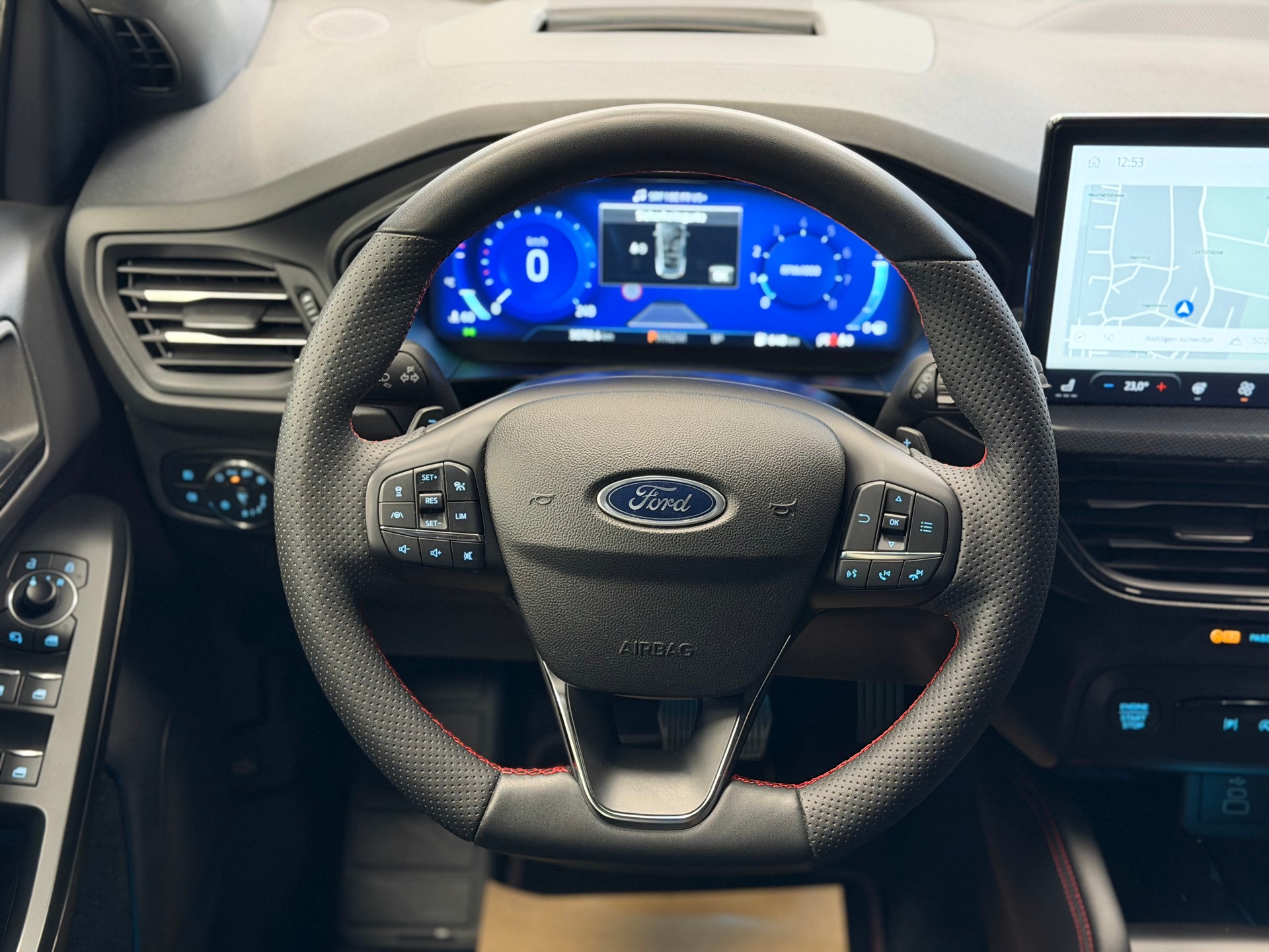 FORD Focus 1.0 MHEV ST-Line X Automat-image-13