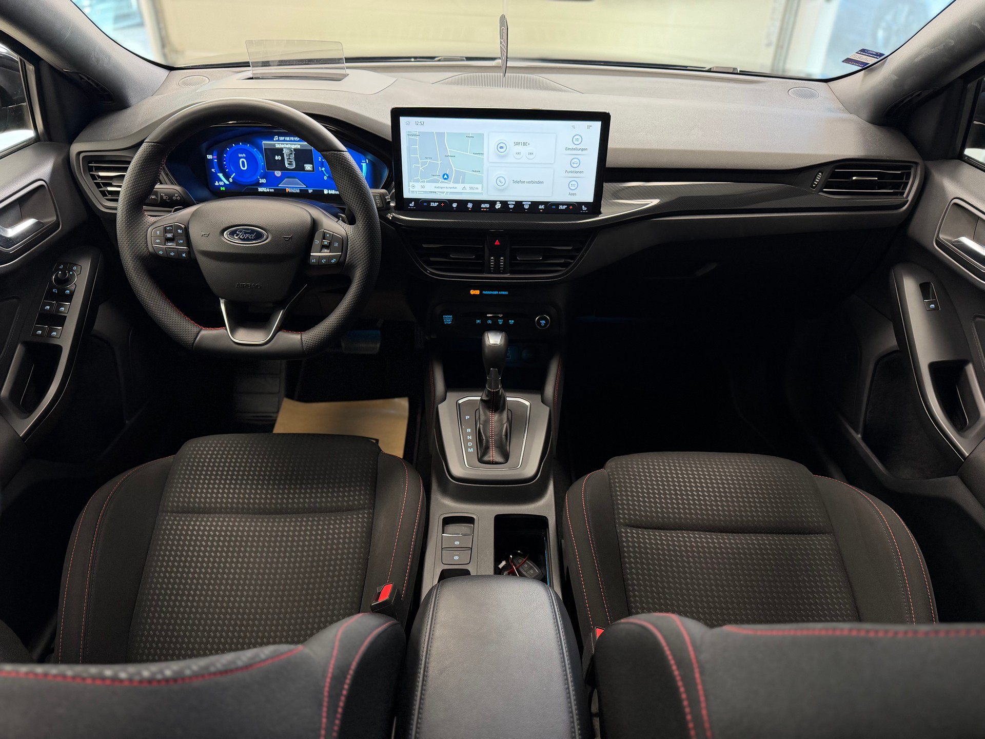 FORD Focus 1.0 MHEV ST-Line X Automat-image-12
