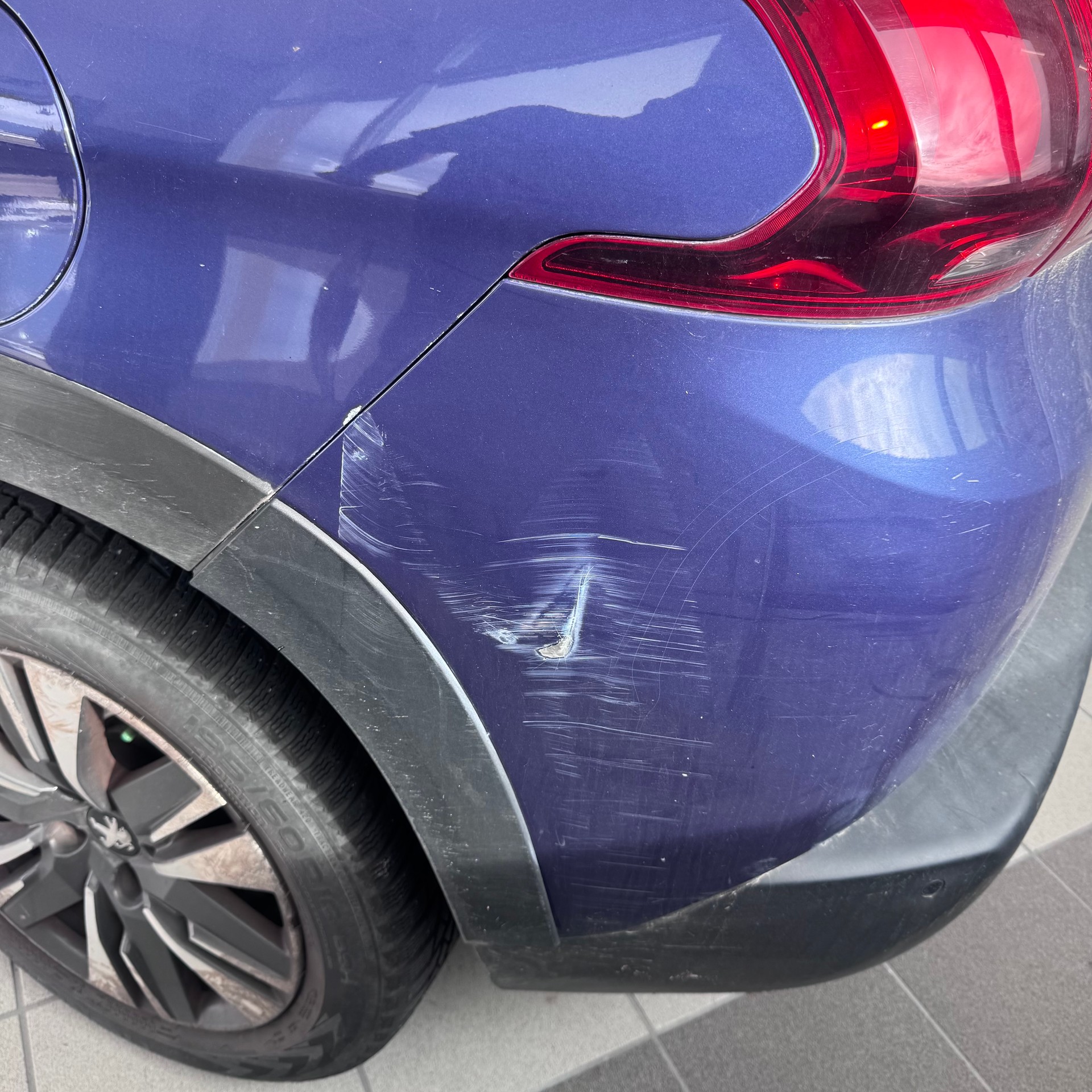 PEUGEOT 2008 1.2 PureTech Style EAT6-image-15