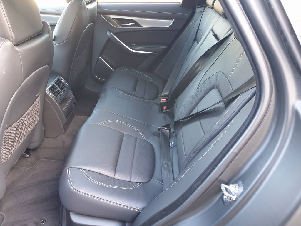 JAGUAR F-Pace P250 R-Dynamic SE 4x4 (crochet)-image-9