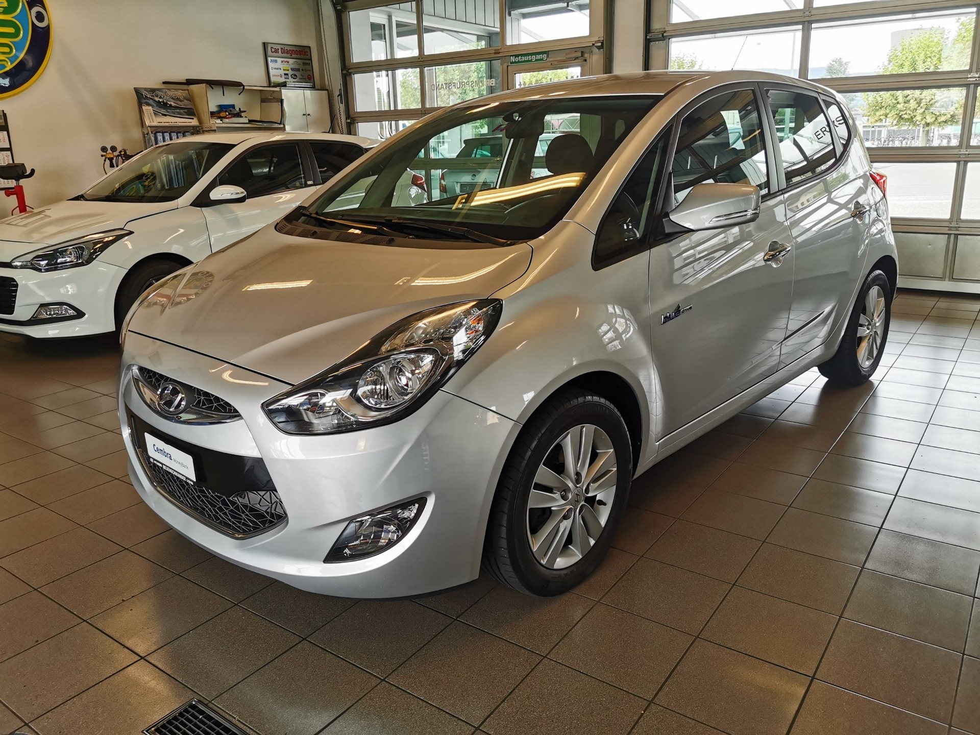 HYUNDAI iX20 1.4 CRDi Style NEUER PARTIKELFILTER-image-0