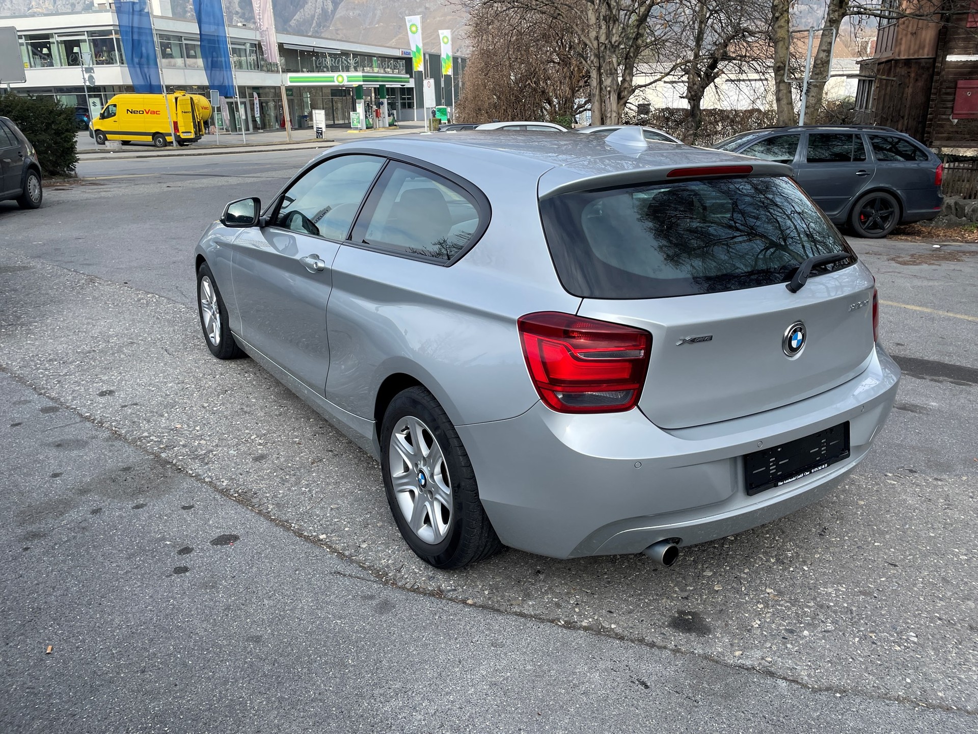 BMW 120d xDrive Sport Line-image-3