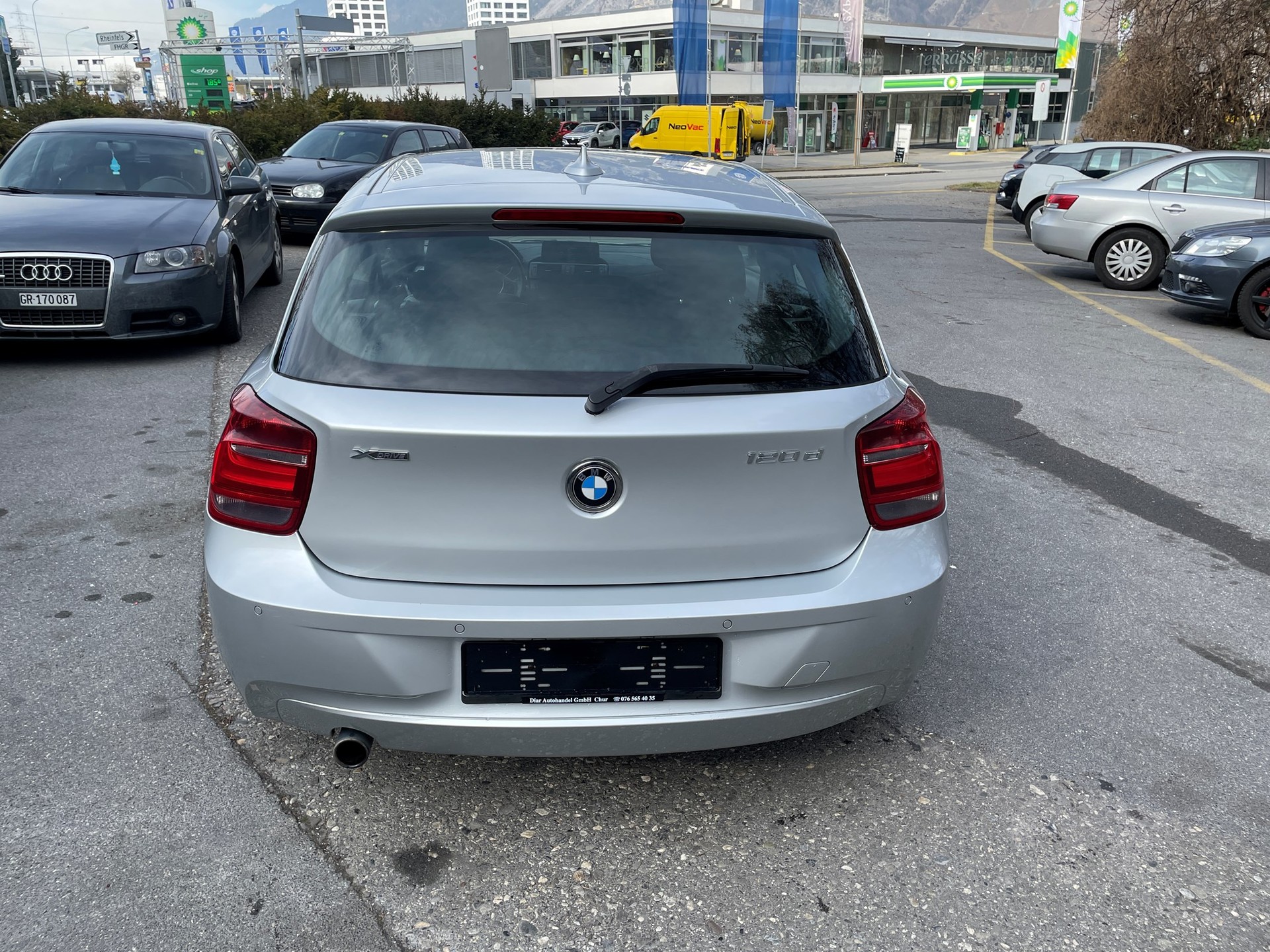 BMW 120d xDrive Sport Line-image-4