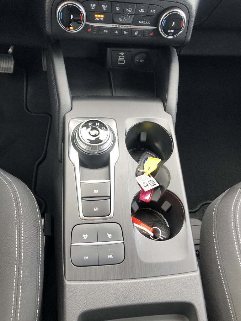 FORD Kuga 2.5 Plug-in Hybrid Titanium-image-8