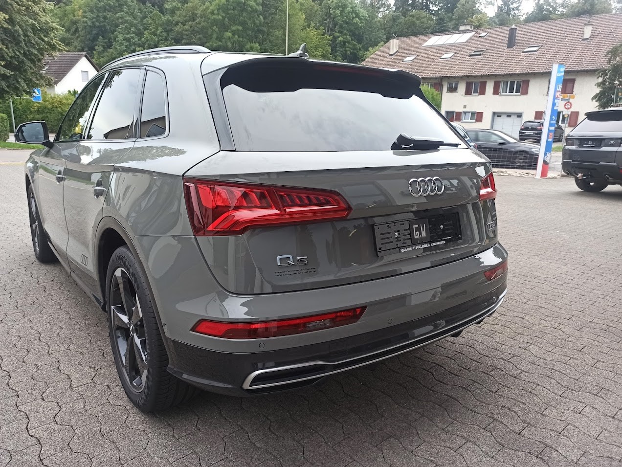 AUDI Q5 2.0 TFSI sport quattro S-tronic-image-2