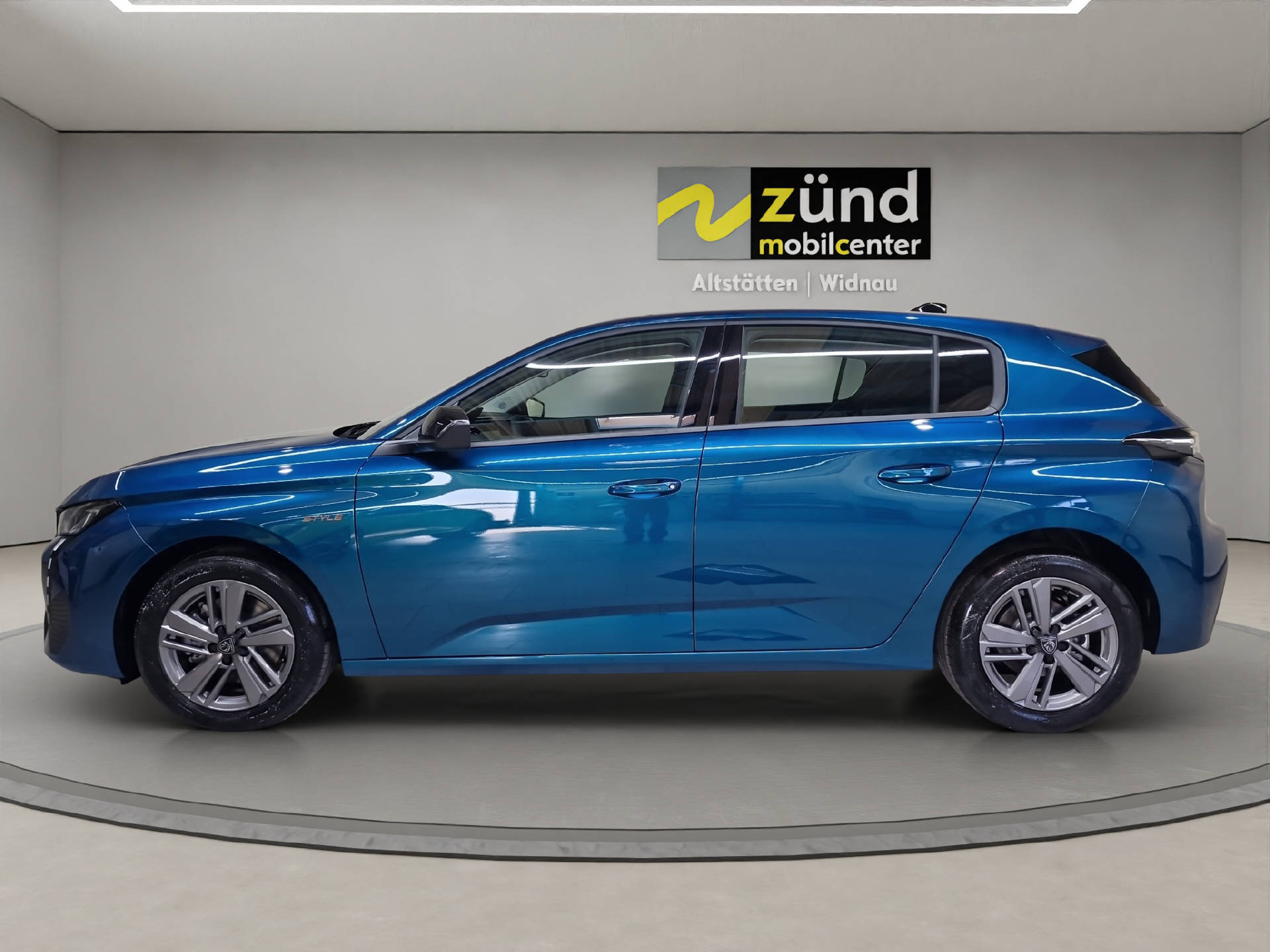 PEUGEOT 308 1.2 Hybrid Style-image-1