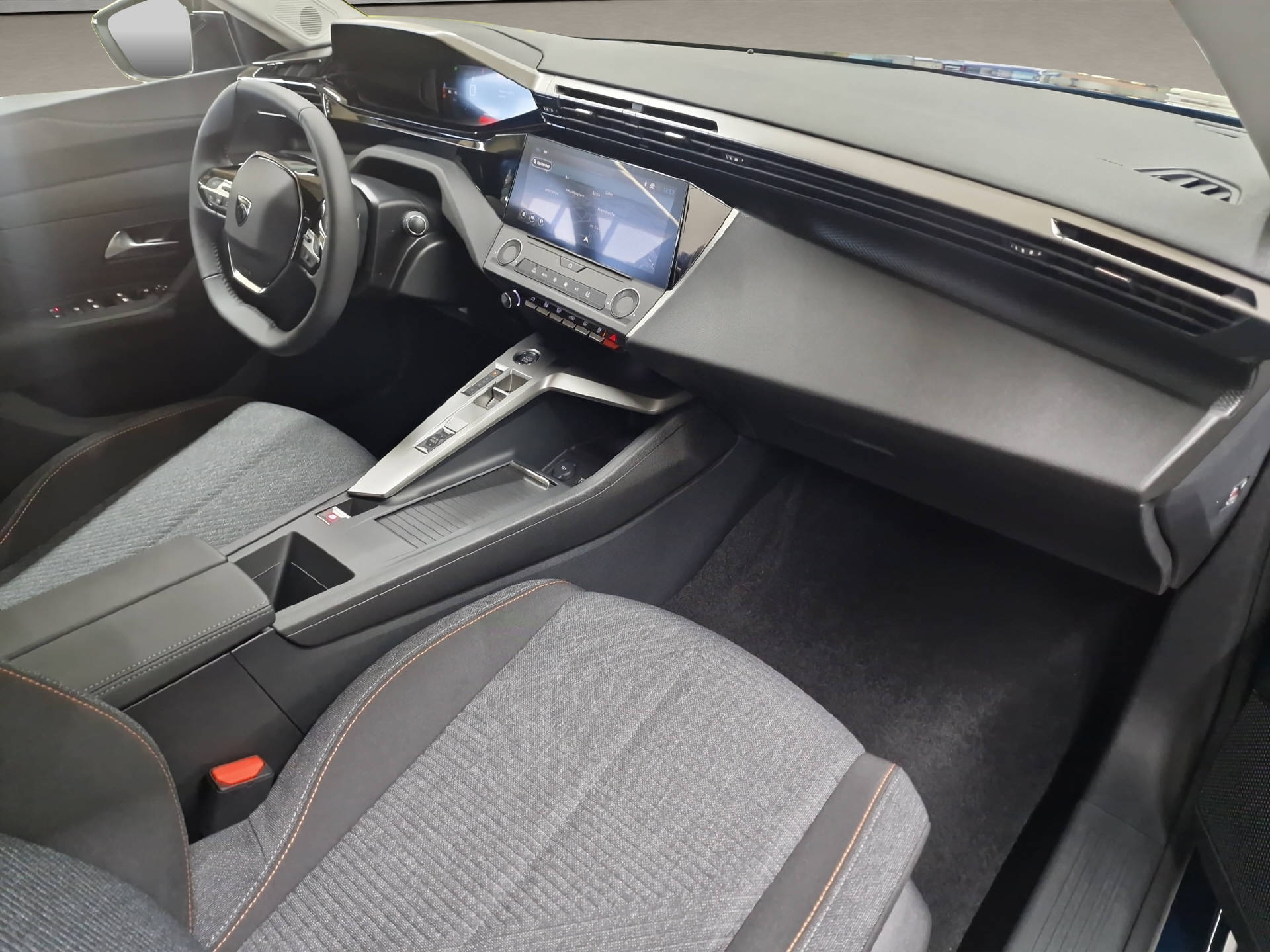 PEUGEOT 308 1.2 Hybrid Style-image-9