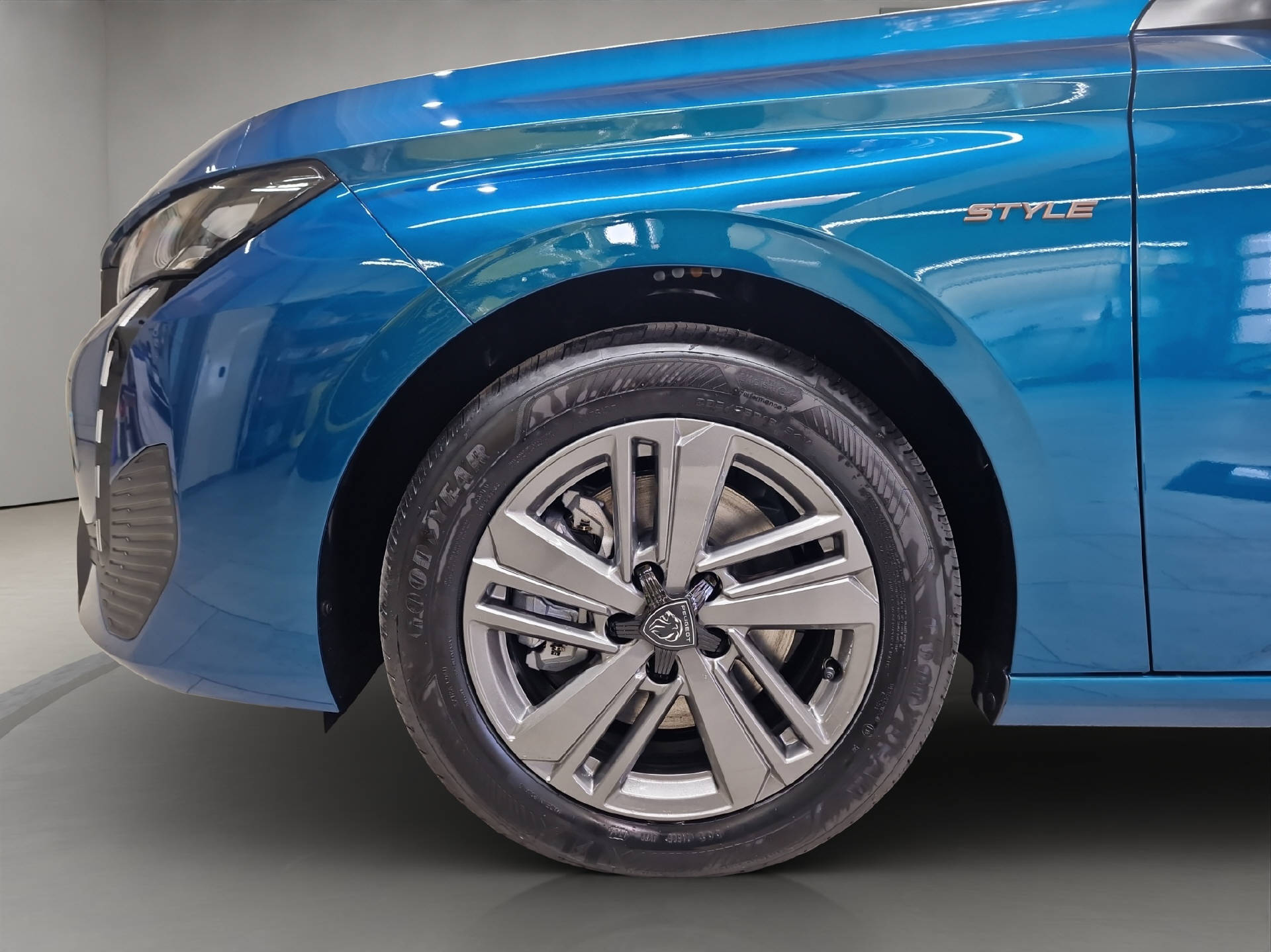 PEUGEOT 308 1.2 Hybrid Style-image-11