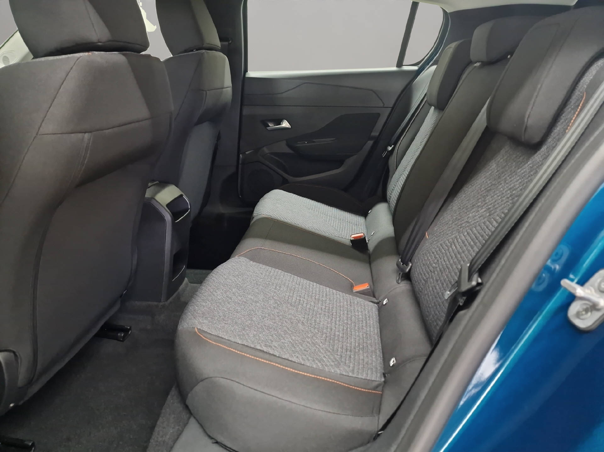 PEUGEOT 308 1.2 Hybrid Style-image-8