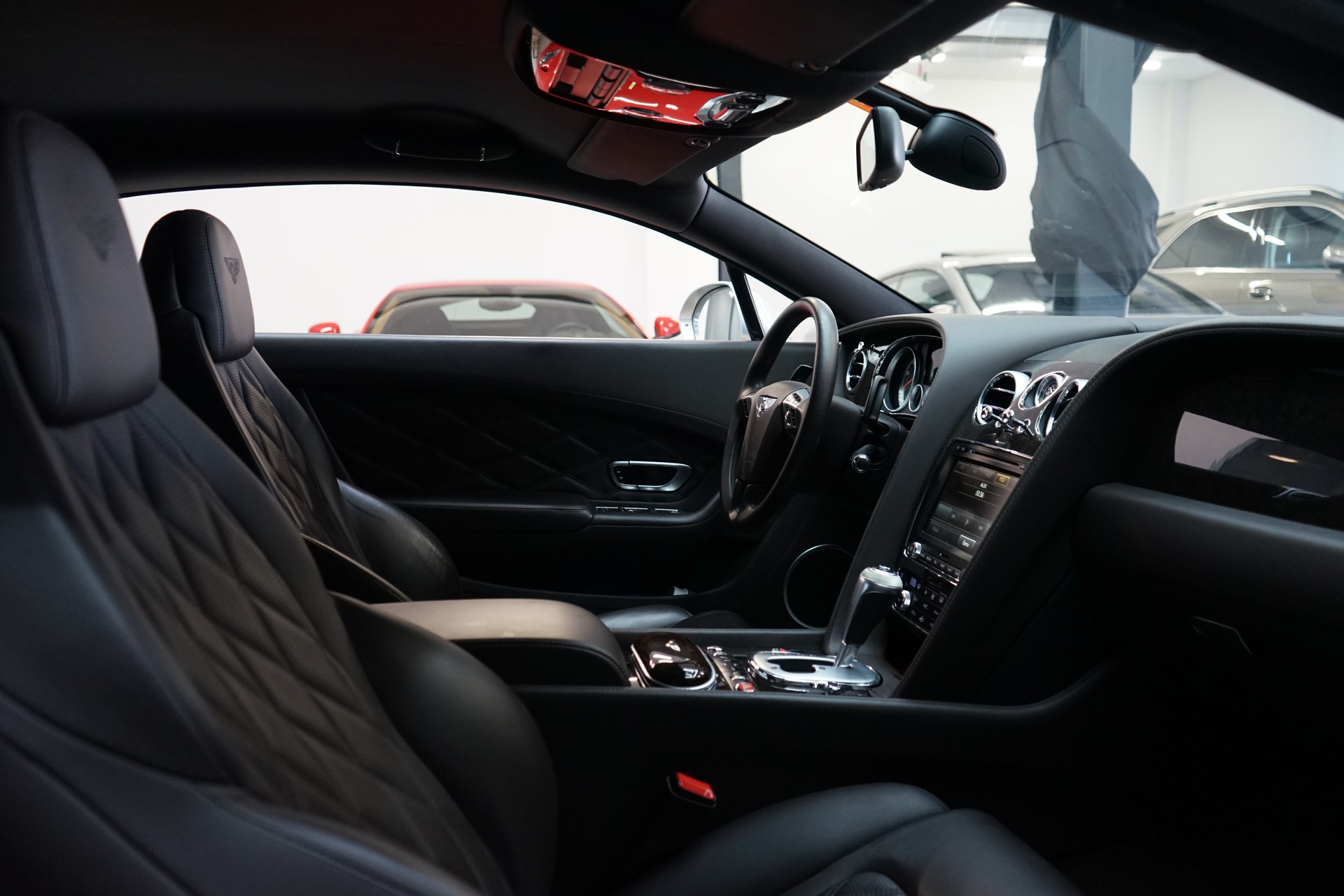 BENTLEY Continental GT 4.0 V8-image-8