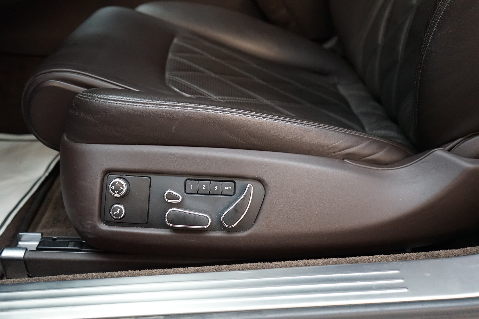 BENTLEY Continental GT 4.0 V8-image-6