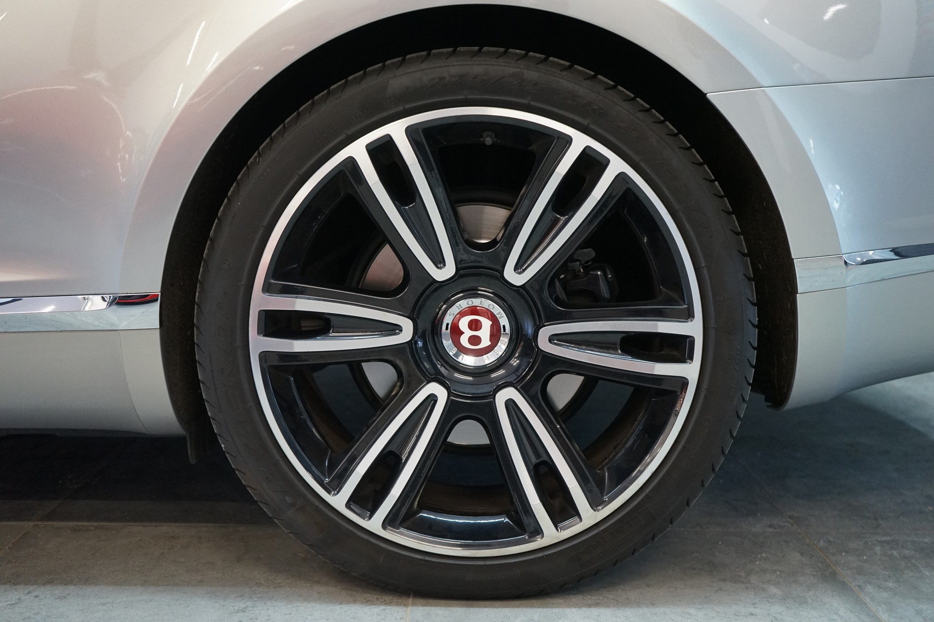 BENTLEY Continental GT 4.0 V8-image-4
