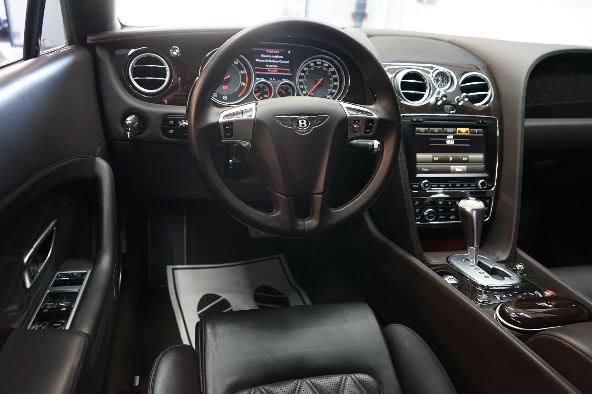 BENTLEY Continental GT 4.0 V8-image-9