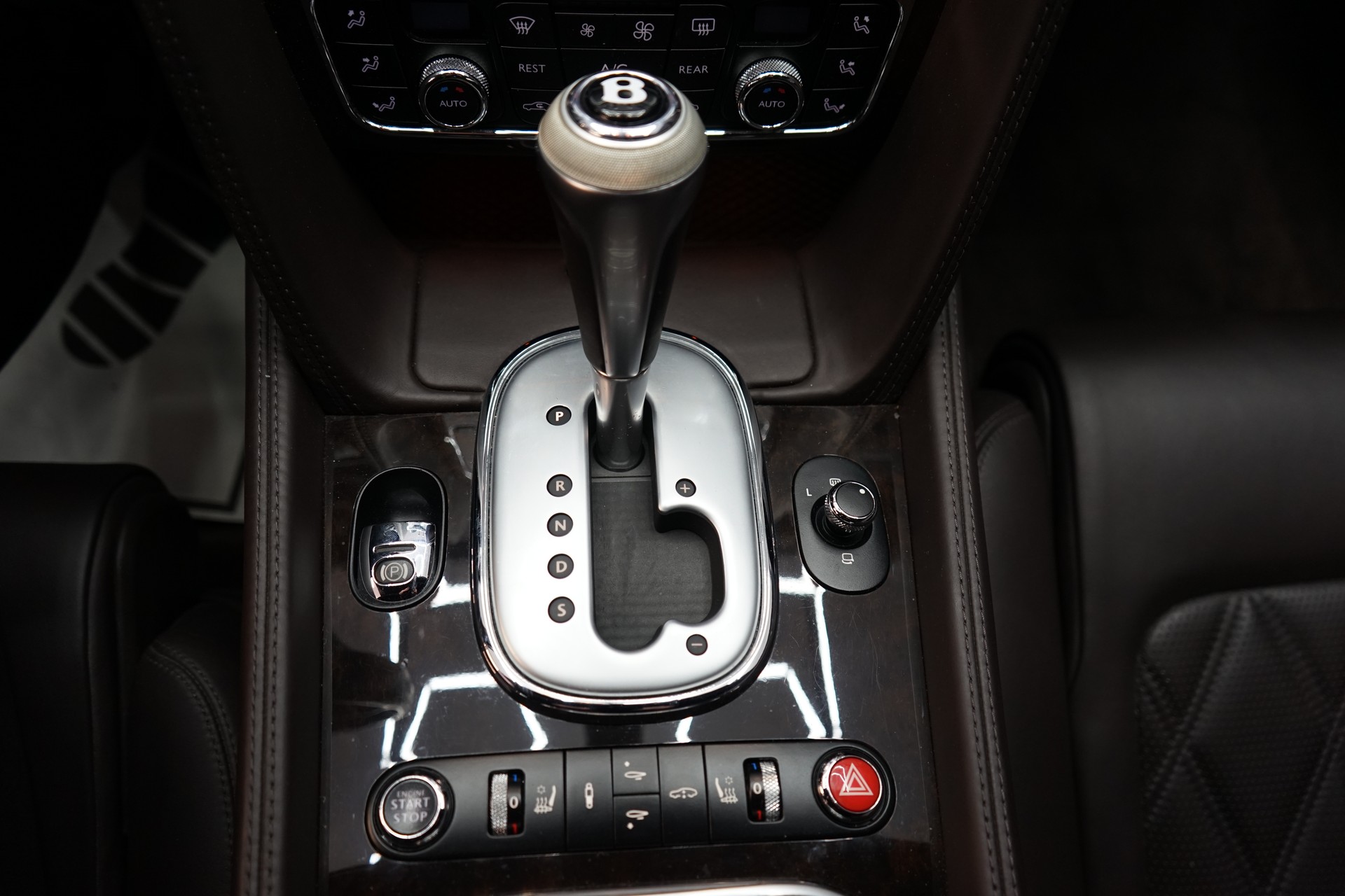 BENTLEY Continental GT 4.0 V8-image-15