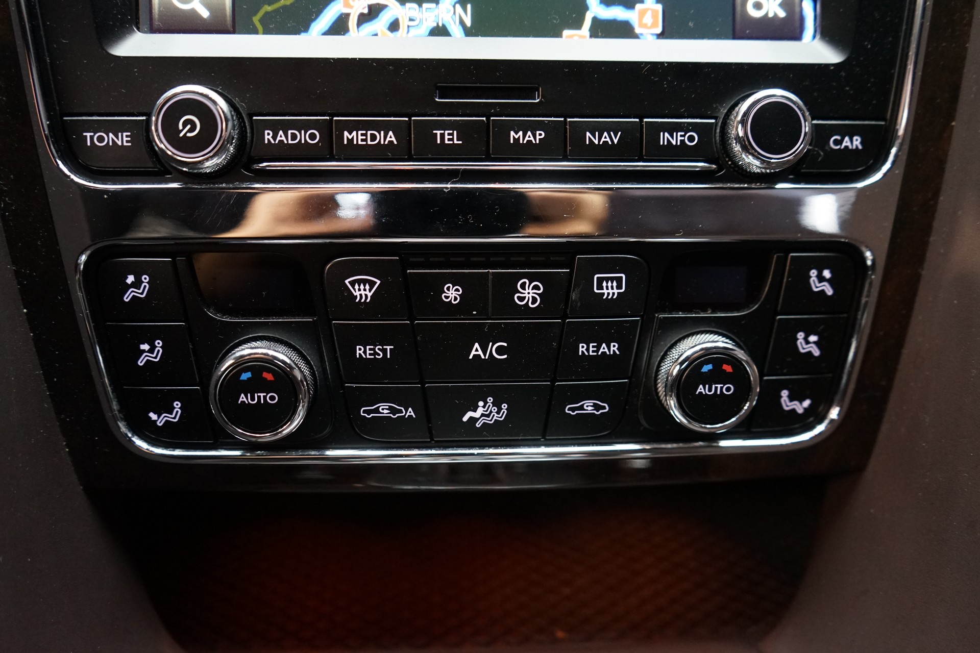 BENTLEY Continental GT 4.0 V8-image-16