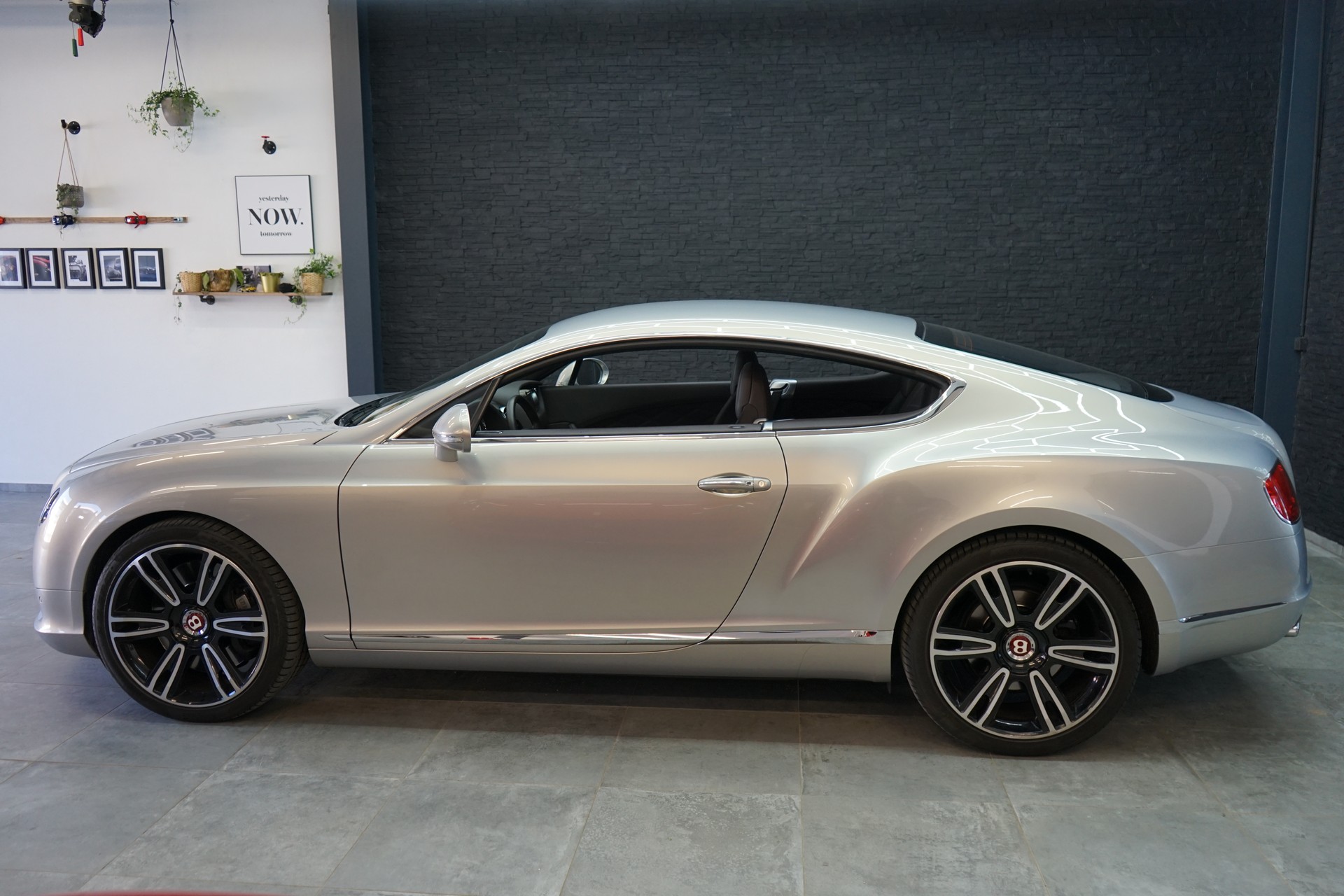BENTLEY Continental GT 4.0 V8-image-1