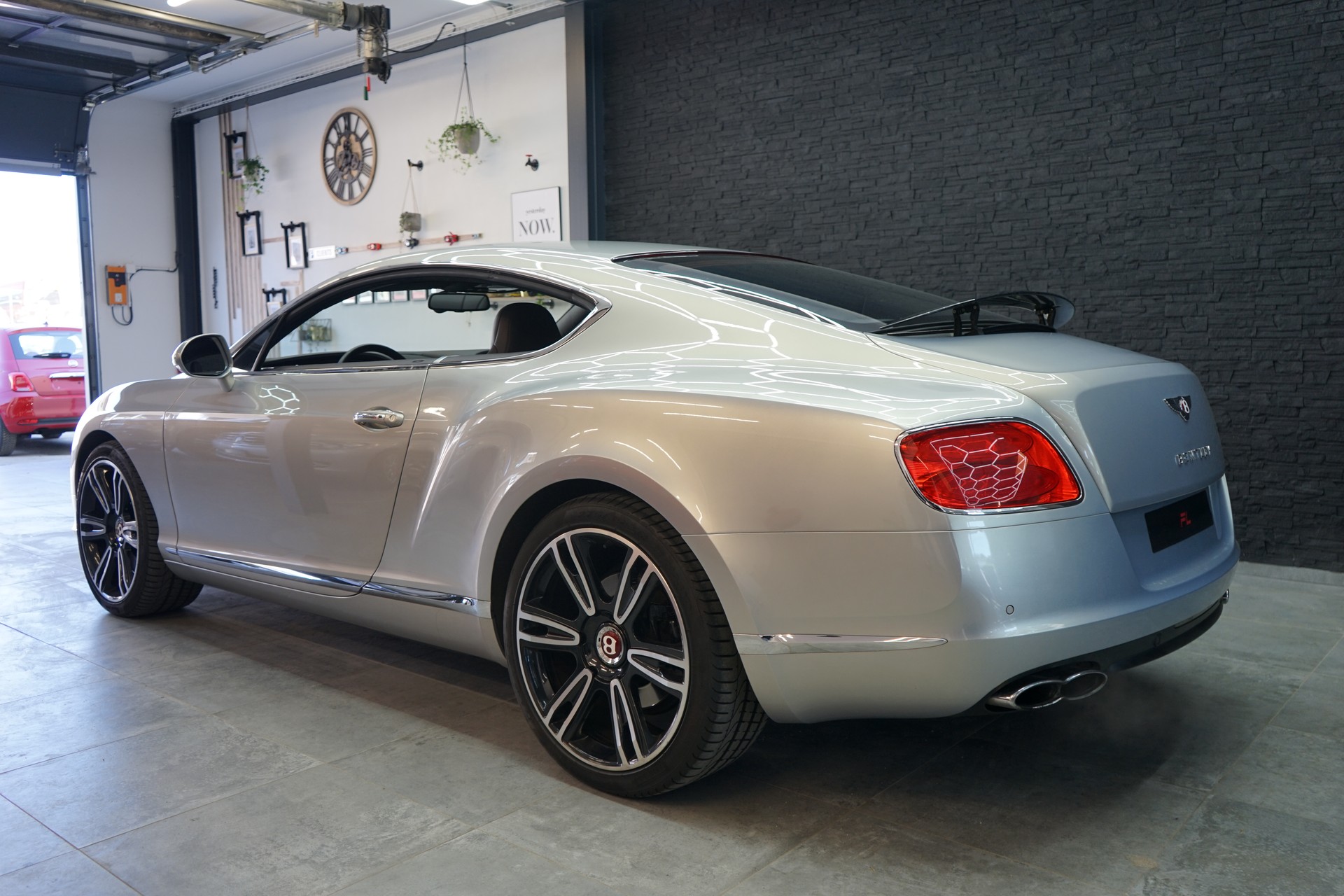 BENTLEY Continental GT 4.0 V8-image-2
