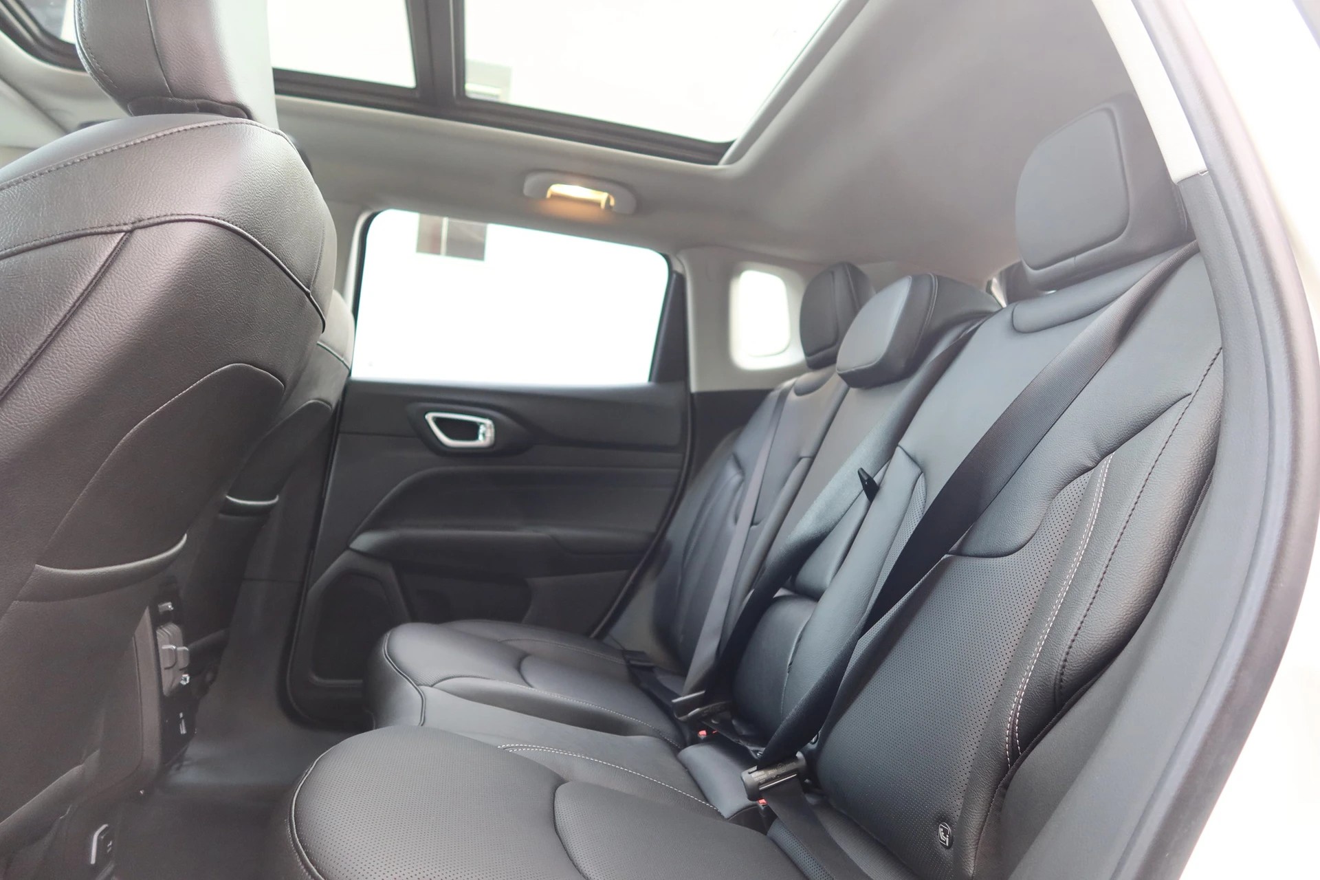 JEEP Compass 1.3 PHEV Summ Sky-image-10