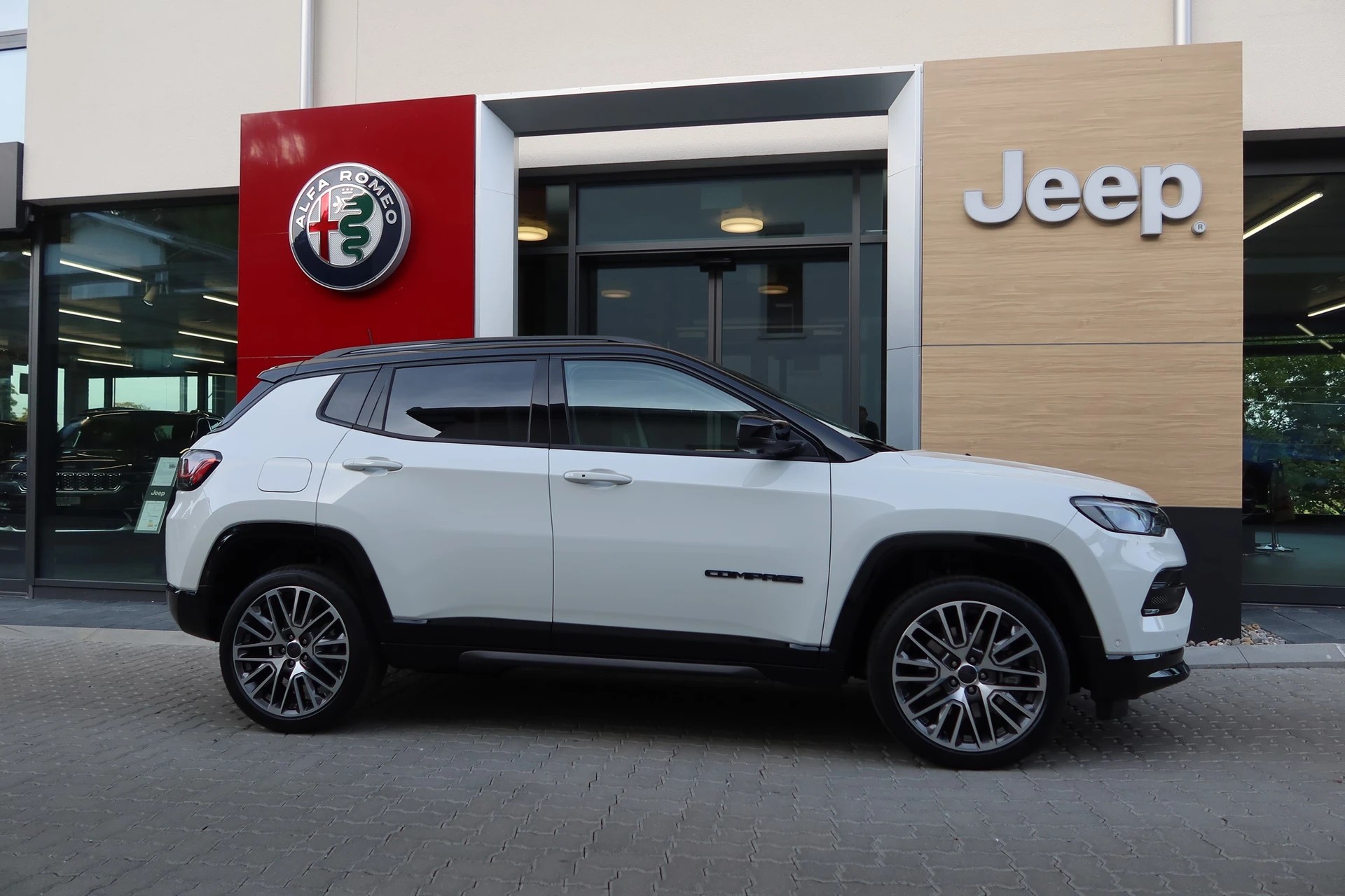 JEEP Compass 1.3 PHEV Summ Sky-image-7