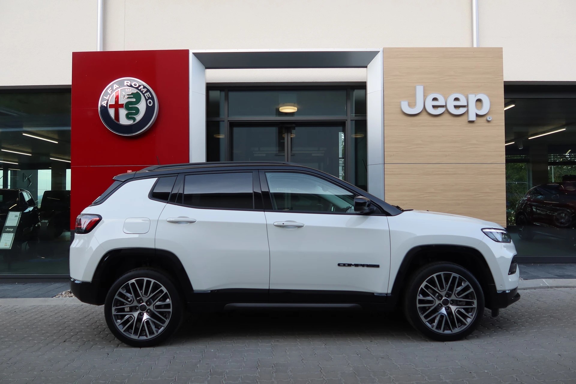 JEEP Compass 1.3 PHEV Summ Sky-image-6