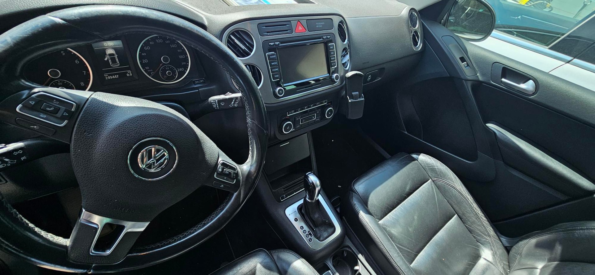 VW Tiguan 2.0 TSI Sport&Style DSG-image-3