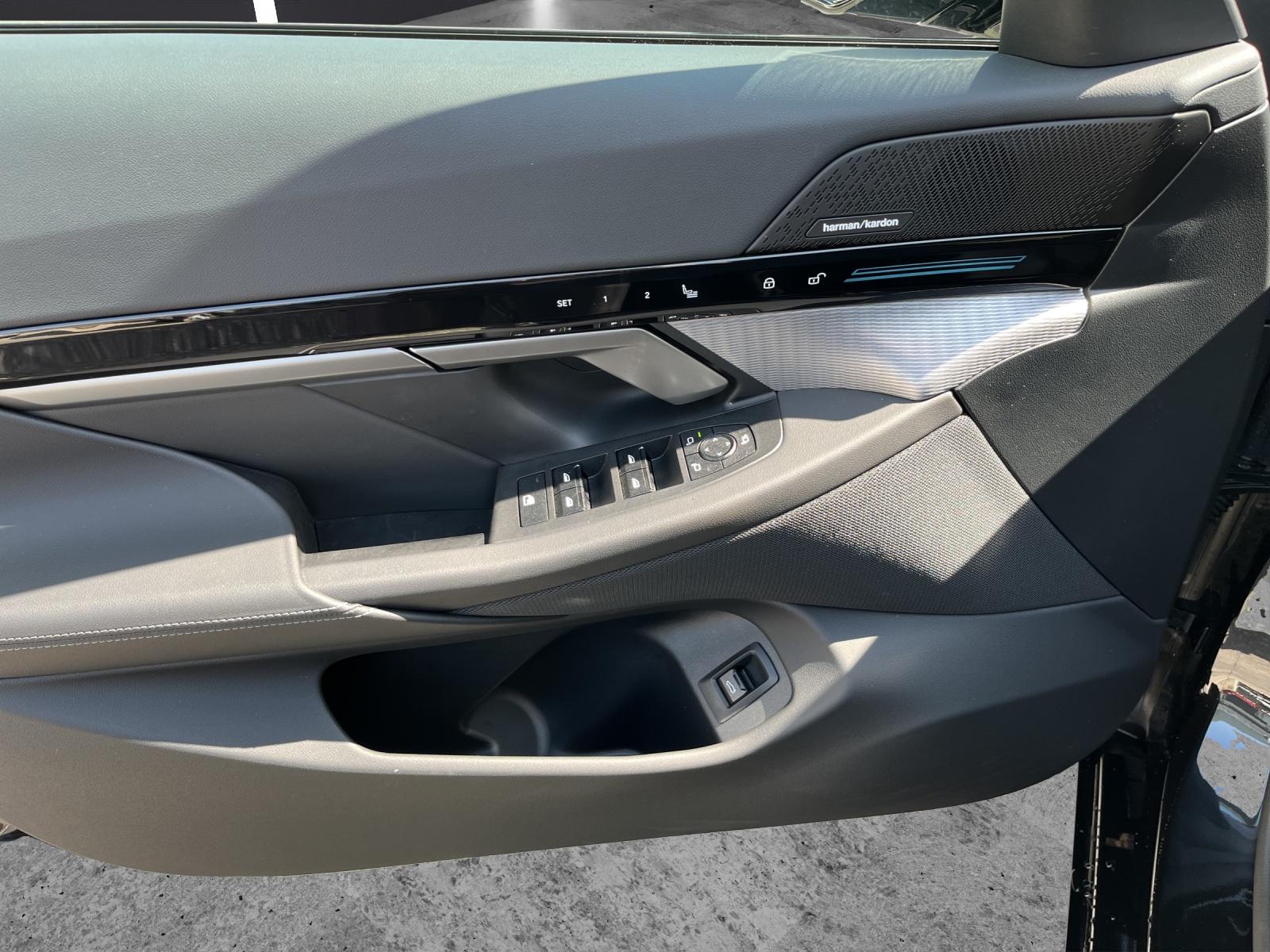 BMW 520d xDrive Touring-image-10