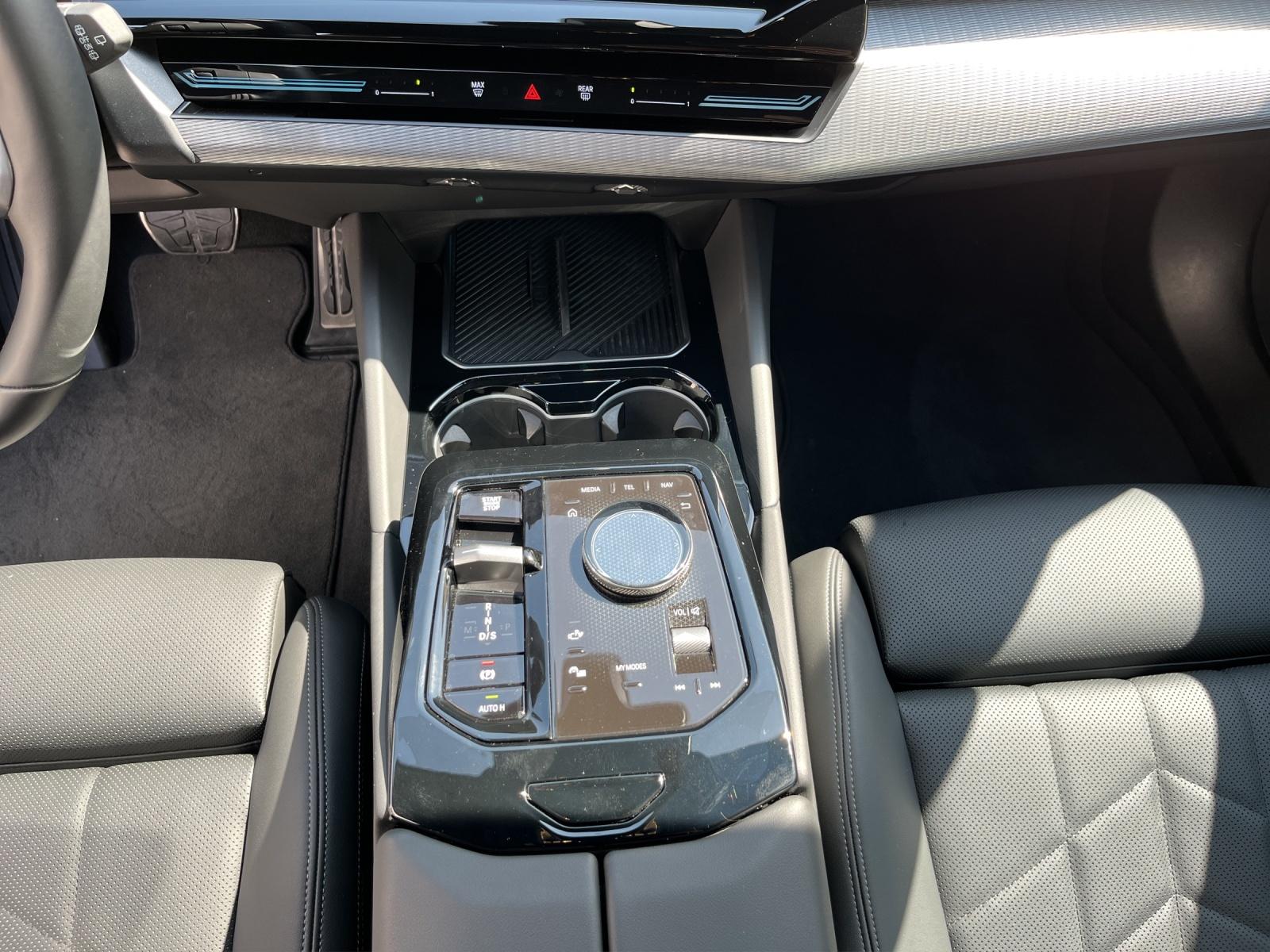 BMW 520d xDrive Touring-image-18