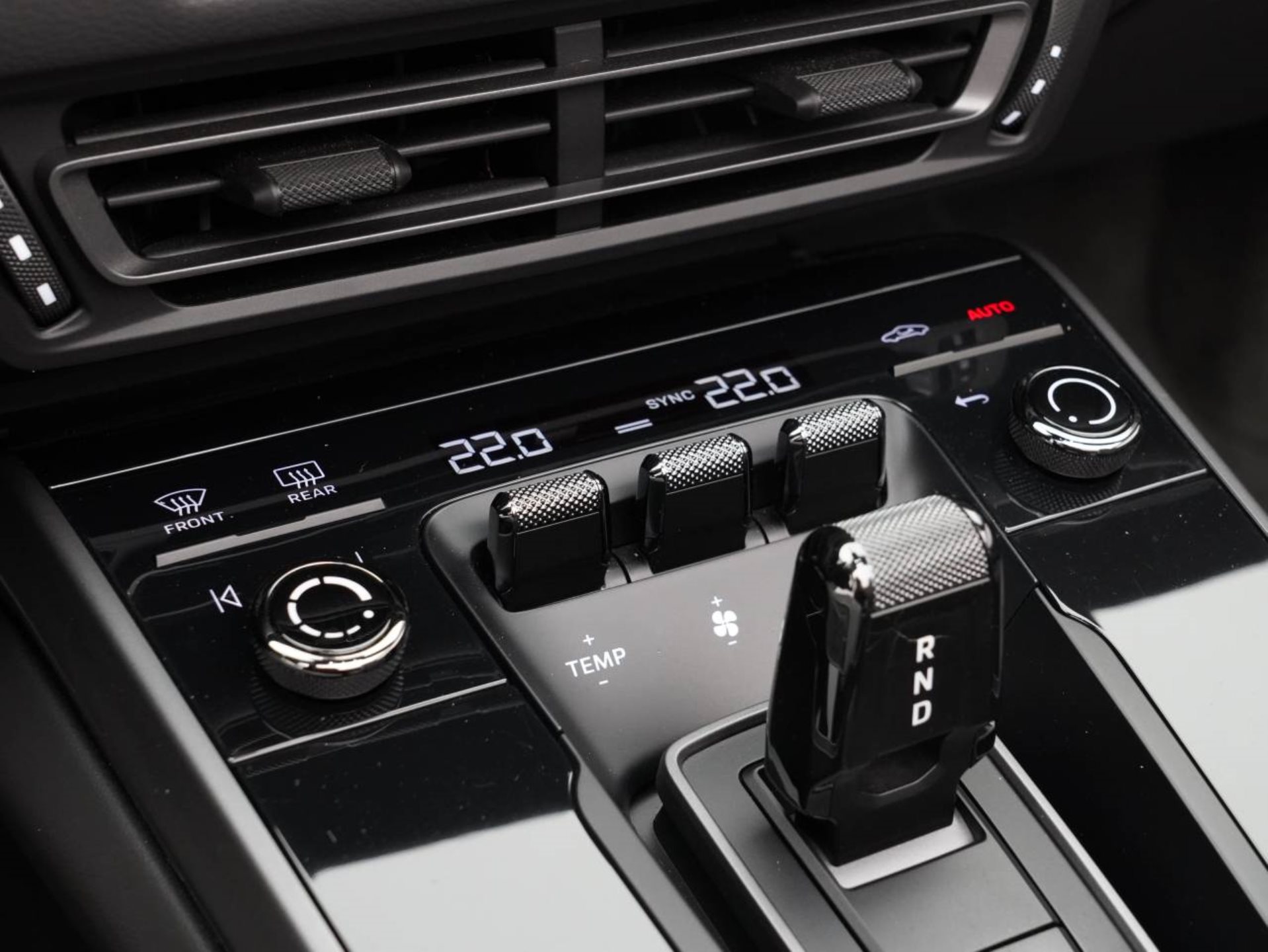 PORSCHE 911 Carrera S Cabriolet-image-25