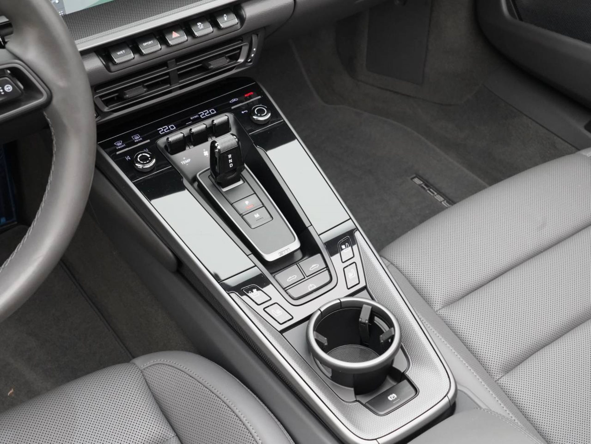 PORSCHE 911 Carrera S Cabriolet-image-24