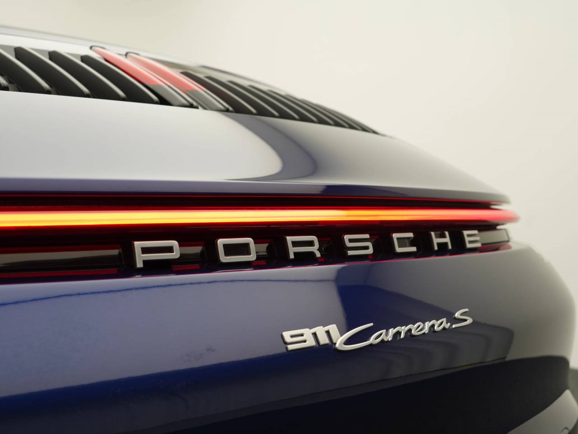 PORSCHE 911 Carrera S Cabriolet-image-18