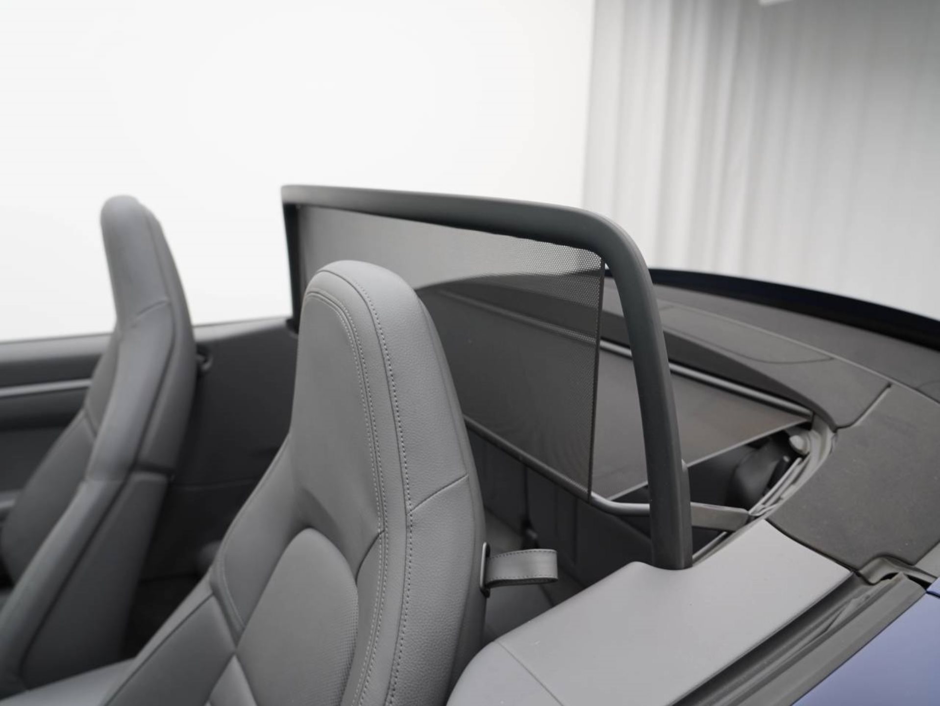 PORSCHE 911 Carrera S Cabriolet-image-17