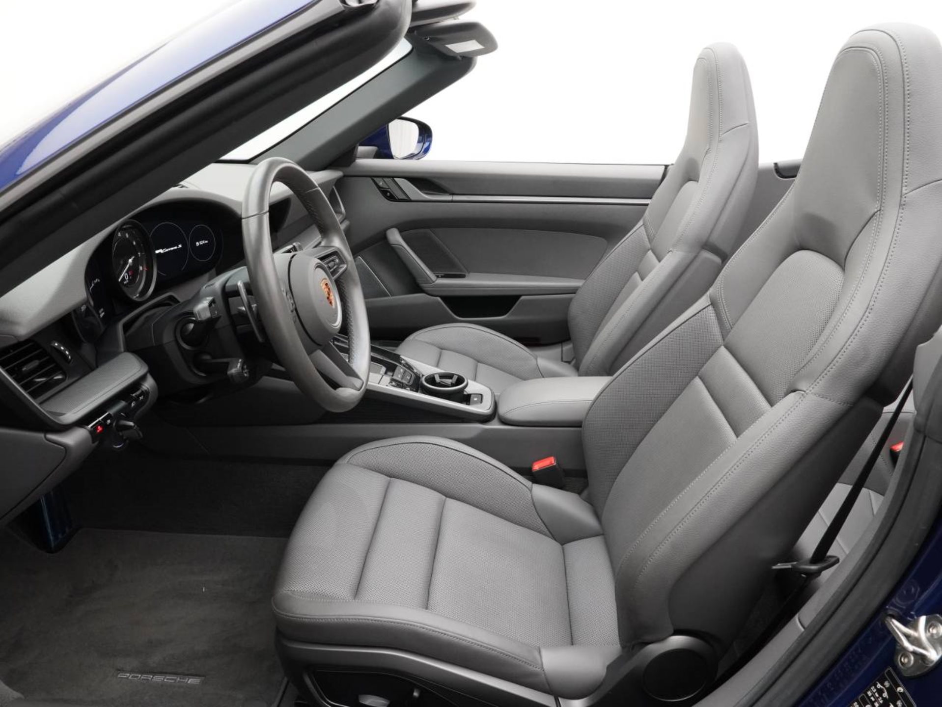 PORSCHE 911 Carrera S Cabriolet-image-4