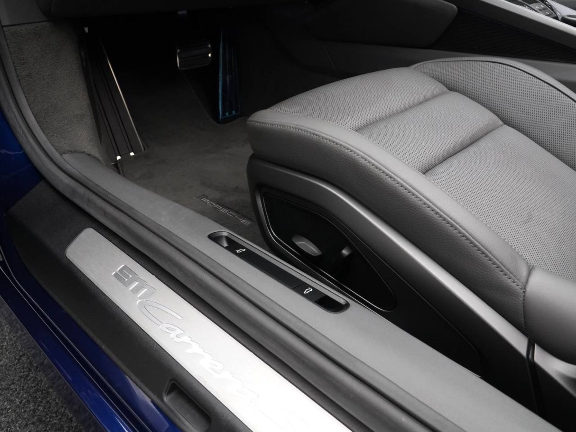 PORSCHE 911 Carrera S Cabriolet-image-29