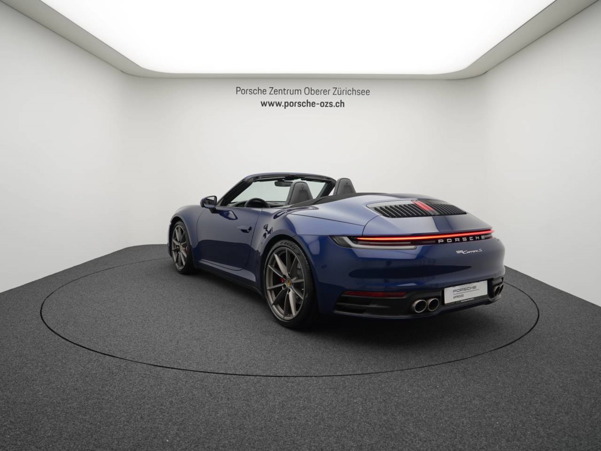 PORSCHE 911 Carrera S Cabriolet-image-2