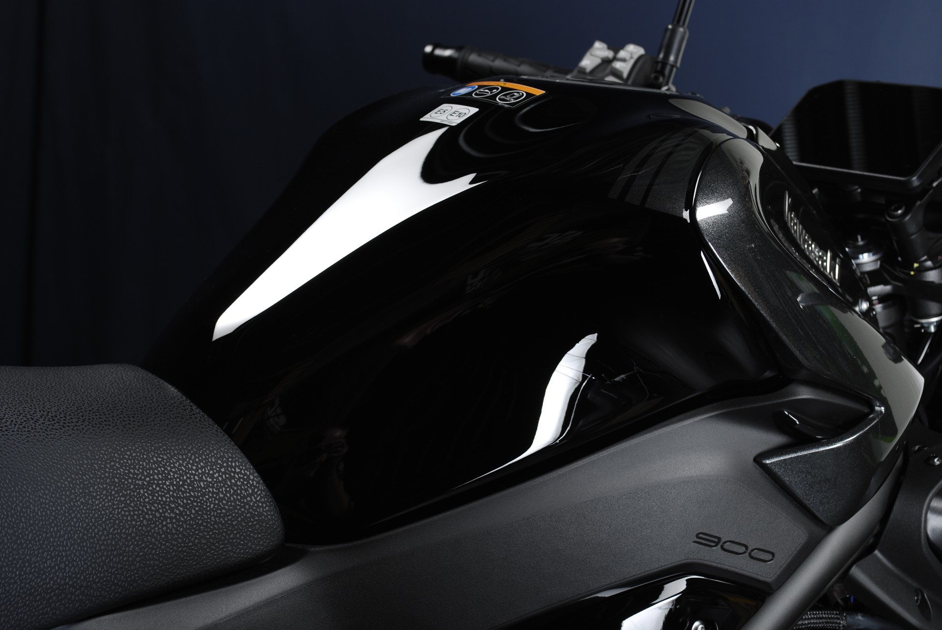 KAWASAKI Z 900 (70kW) MY26-showroom-element-2