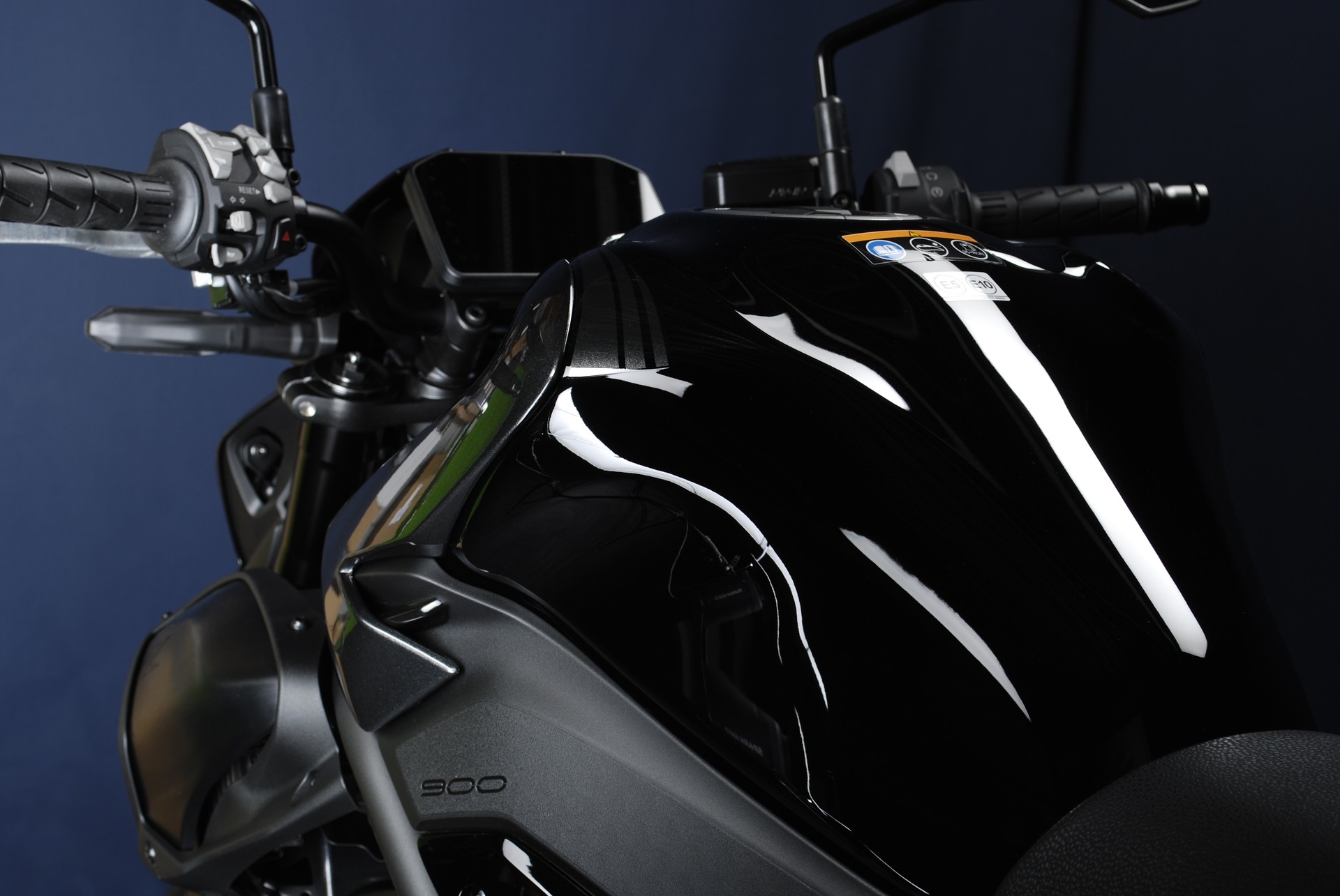 KAWASAKI Z 900 (70kW) MY26-image-11