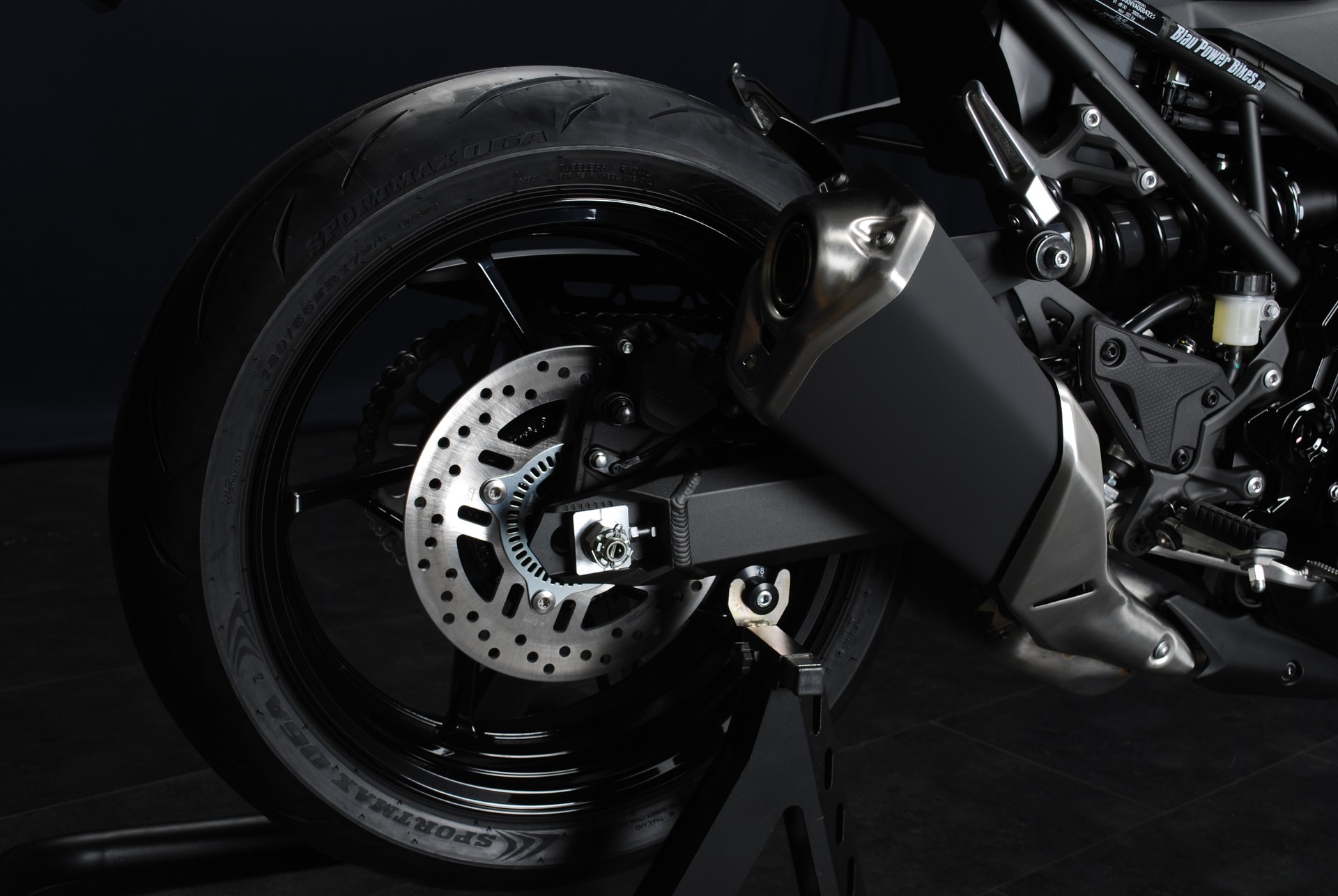 KAWASAKI Z 900 (70kW) MY26-showroom-element-1