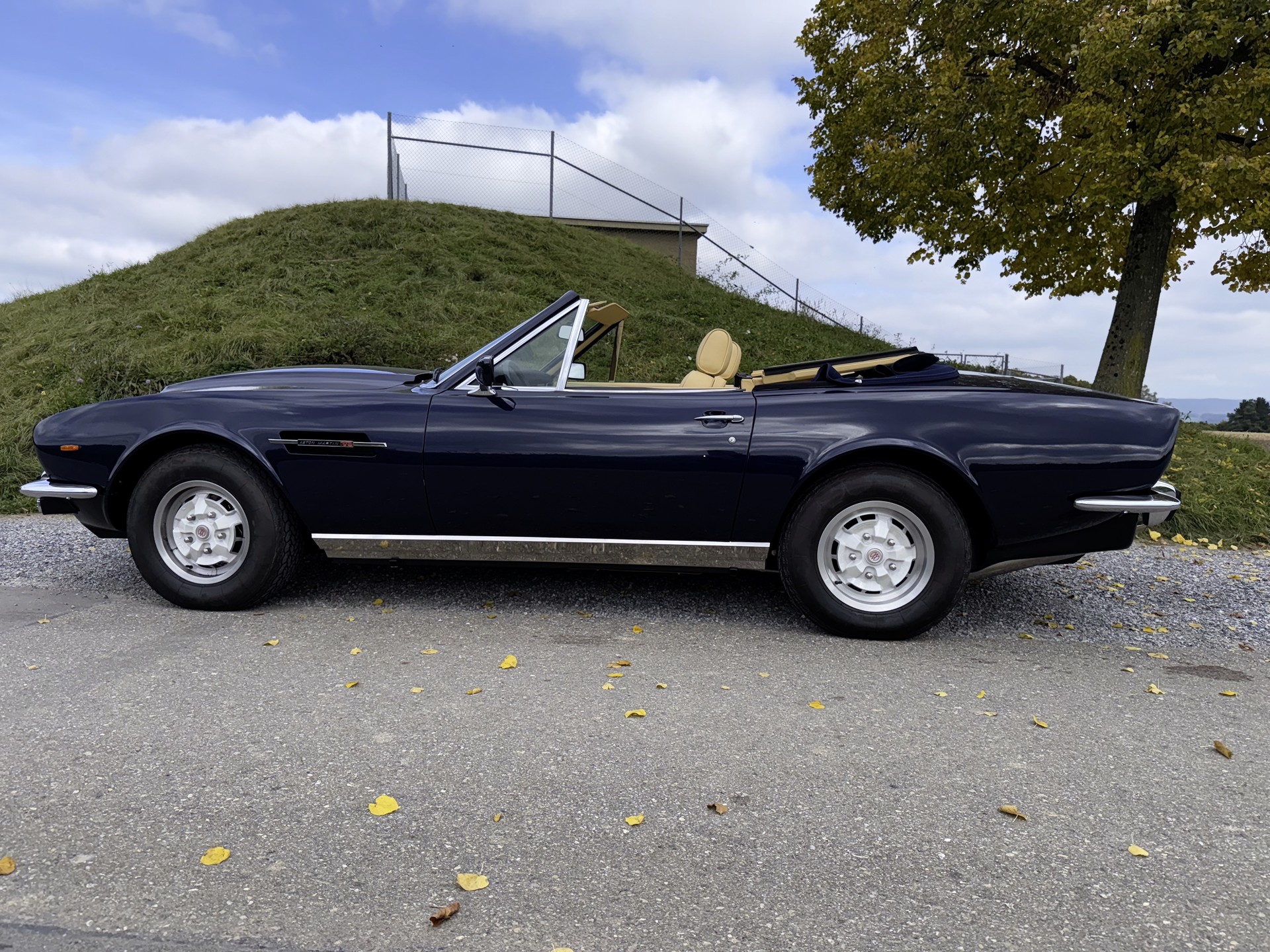 ASTON MARTIN Volante V8 (Veteranenfahrzeug)-image-1