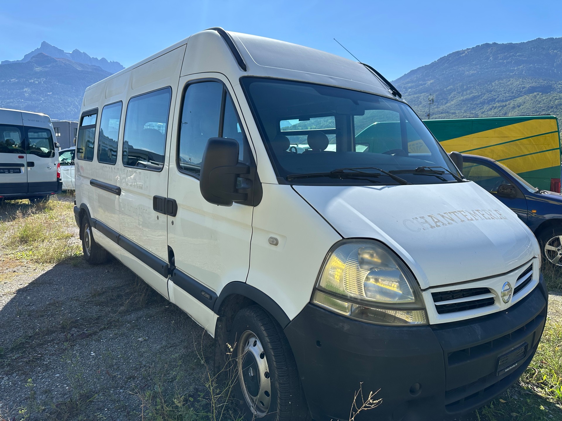 NISSAN INTERSTAR-image-2