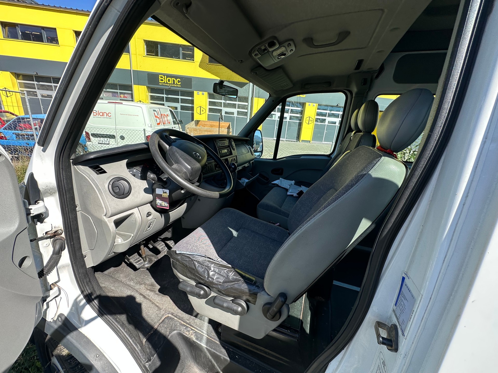 NISSAN INTERSTAR-image-8