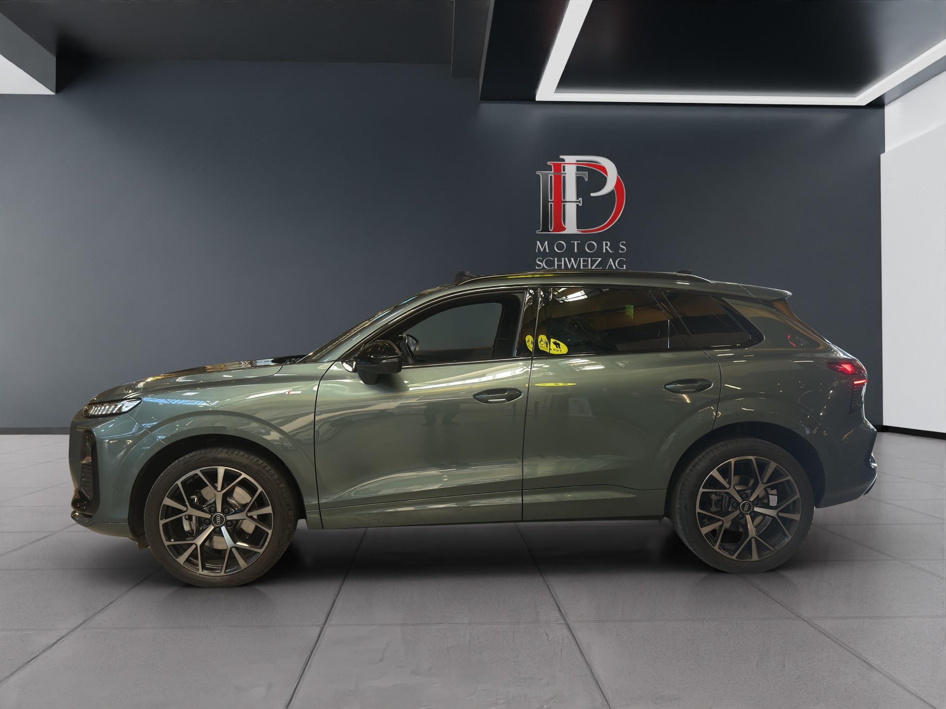 AUDI Q3 MY25/S-Line/Pano/MMI Pro/OLED/20" Zoll-showroom-element-1