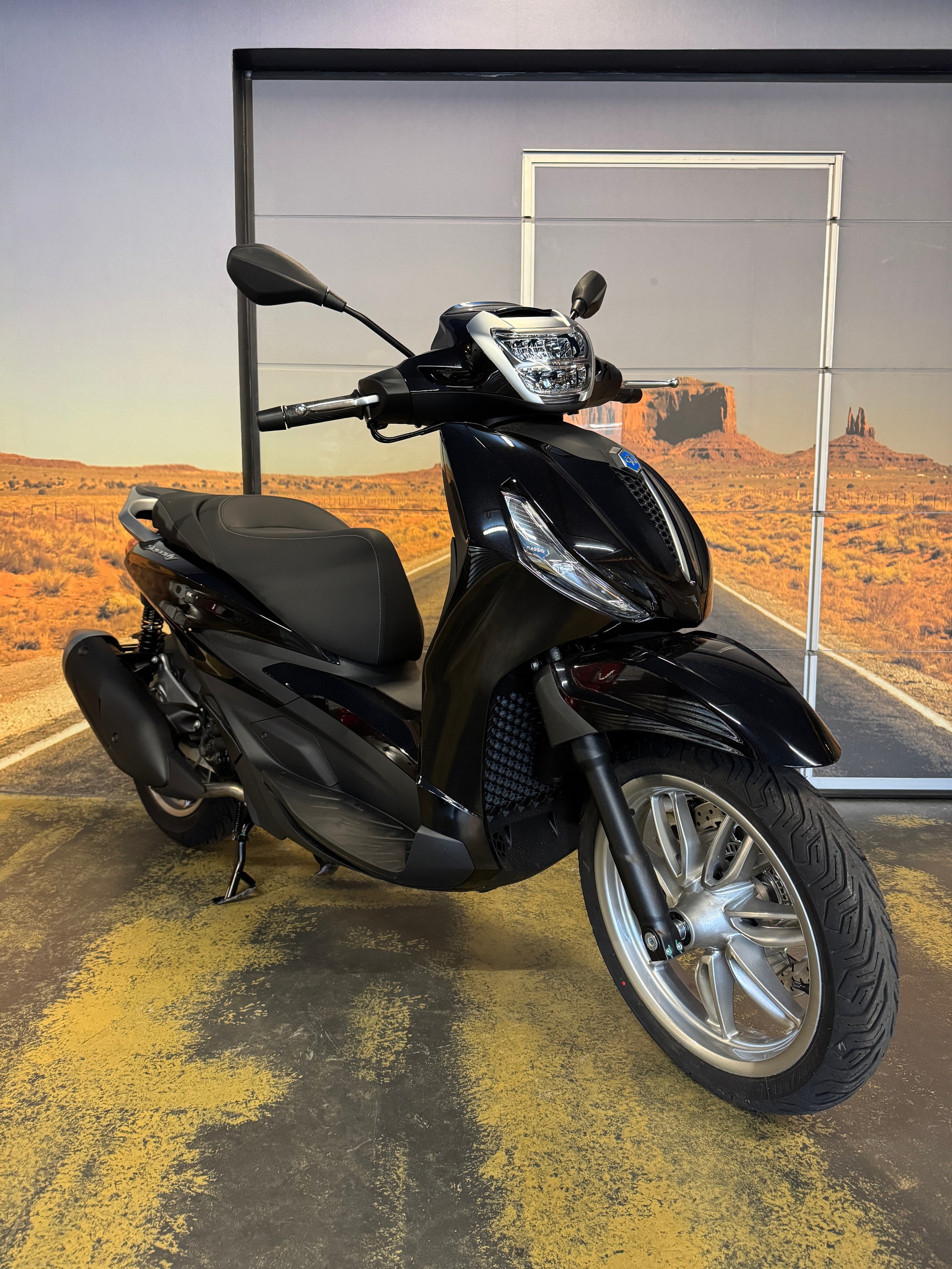 PIAGGIO Beverly 310 hpe E5+-image-2