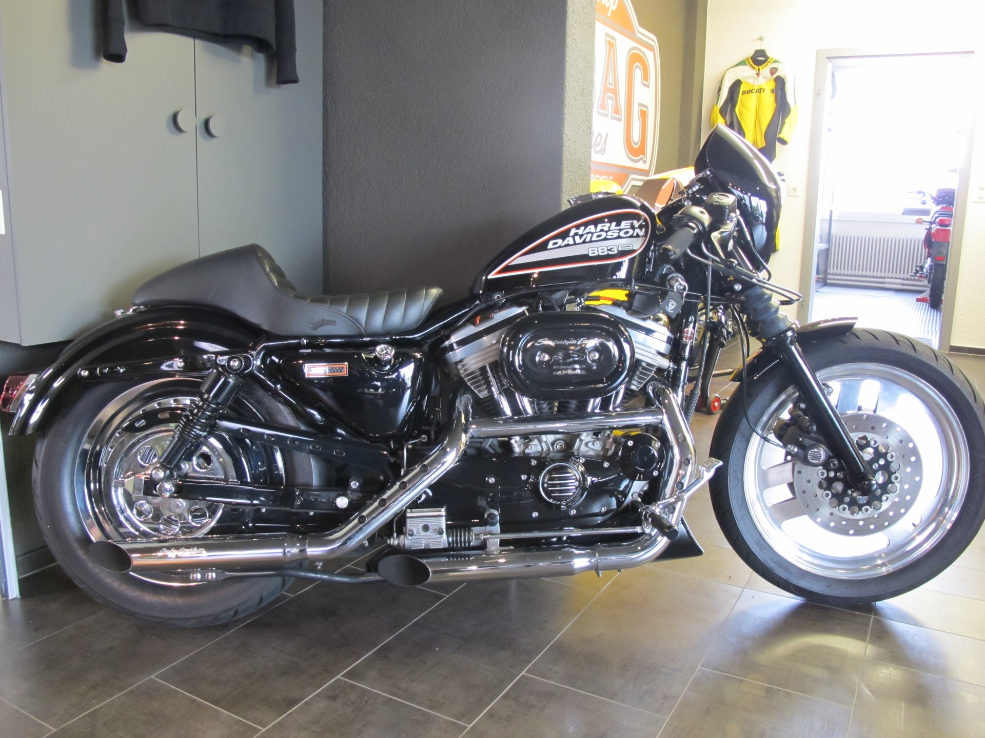 HARLEY-DAVIDSON XLH 883 HUG/LOW Sportster-image-1