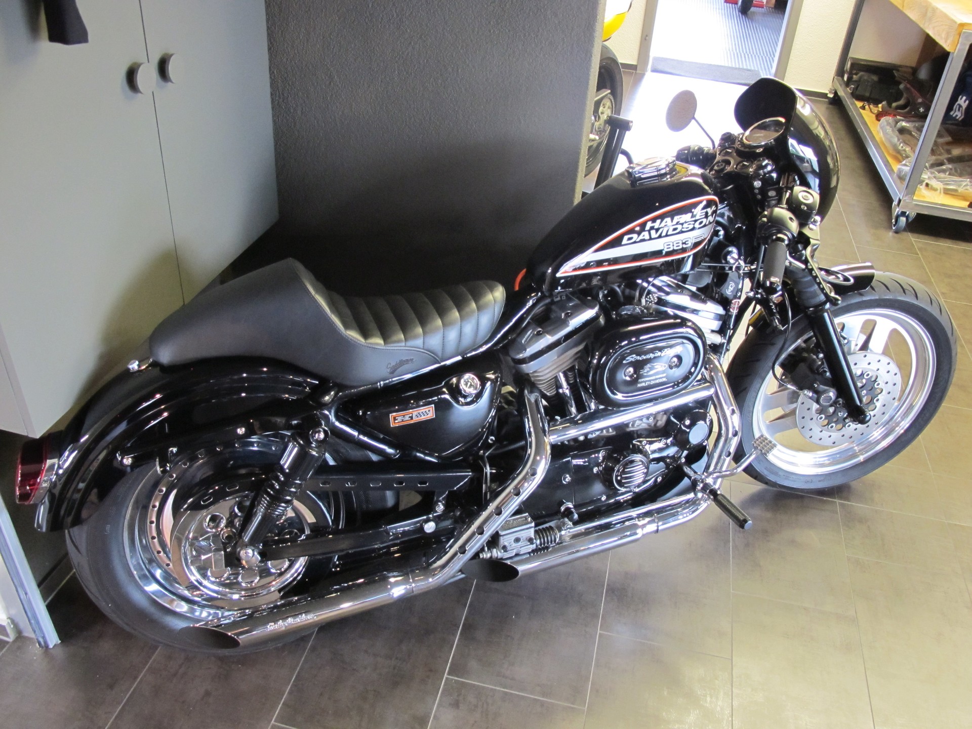 HARLEY-DAVIDSON XLH 883 HUG/LOW Sportster