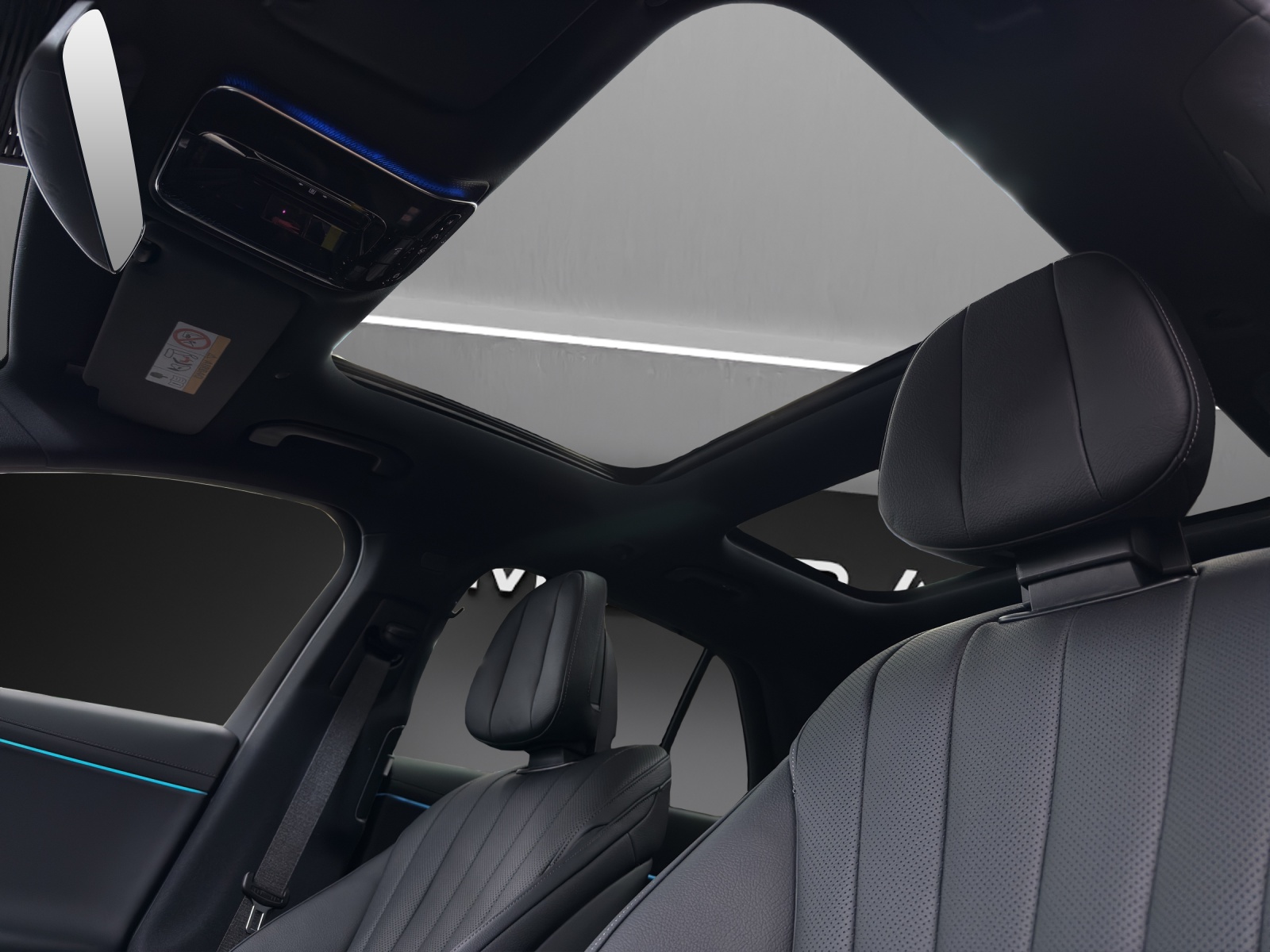 MERCEDES-BENZ E 220 d T 4Matic 9G-Tronic-image-13